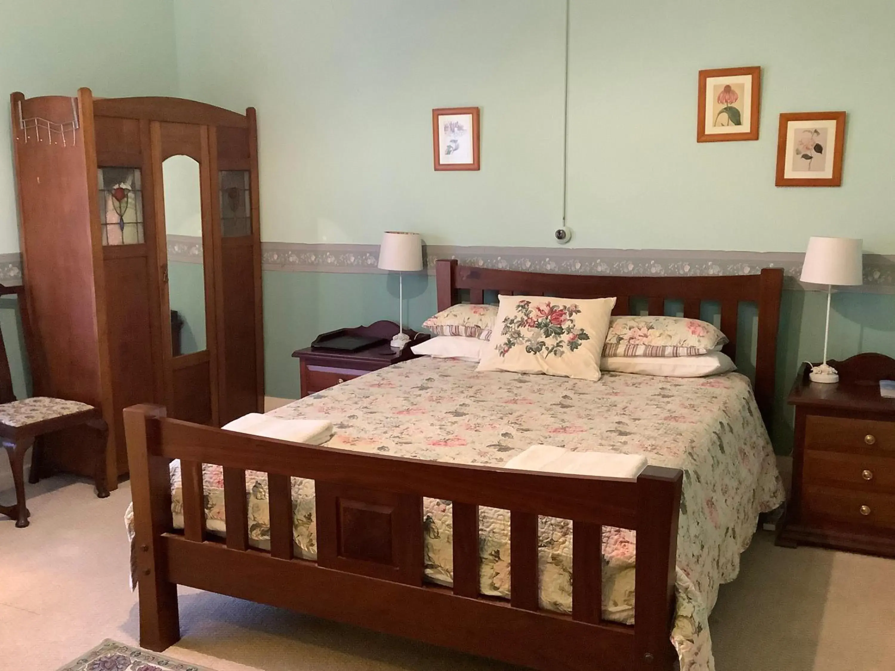 Xavier Herbert Queen Suite in Weelaway On Gregory Xavier Herbert Queen Suite in Weelaway On Gregory