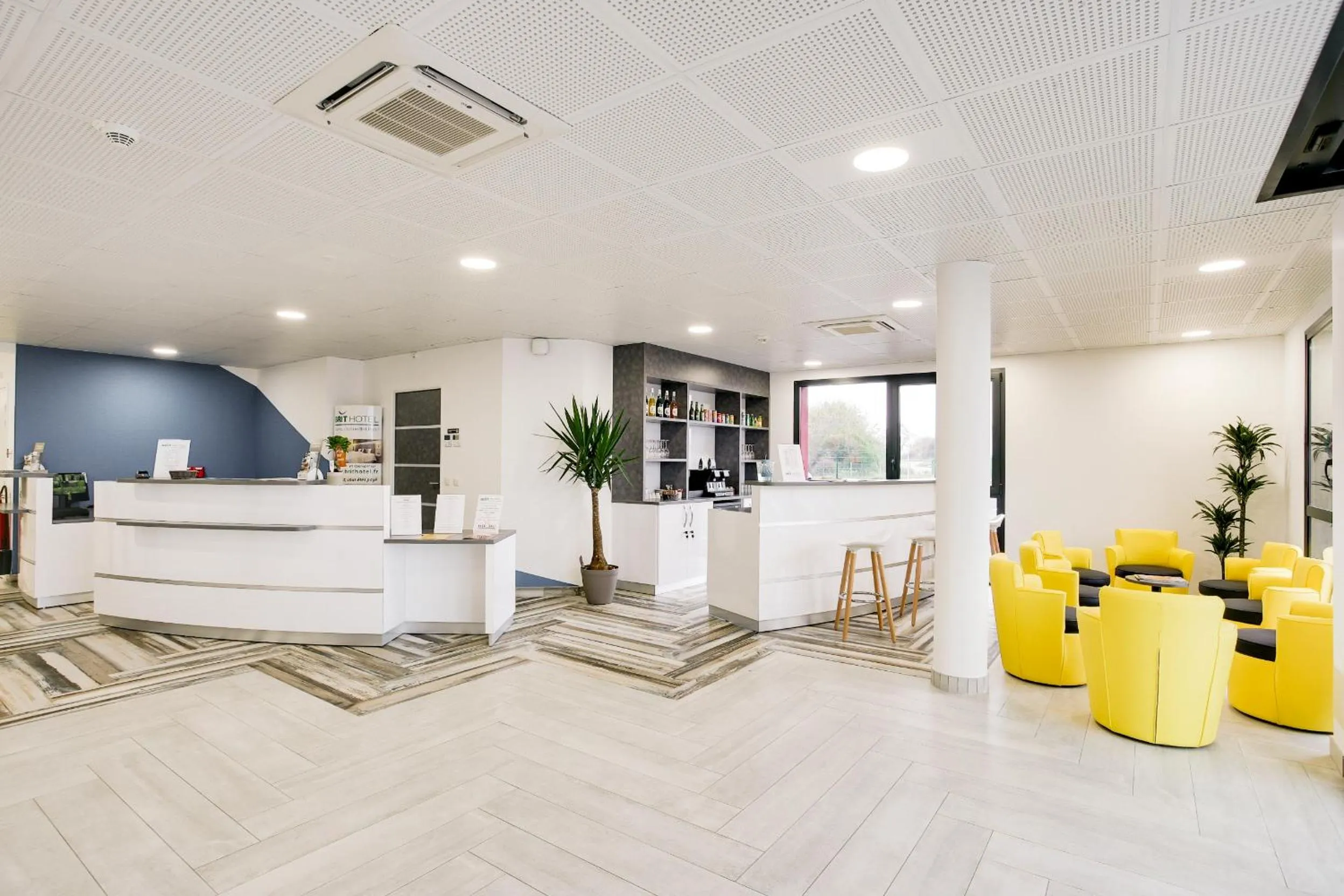 Living room in Brit Hotel Confort Loches