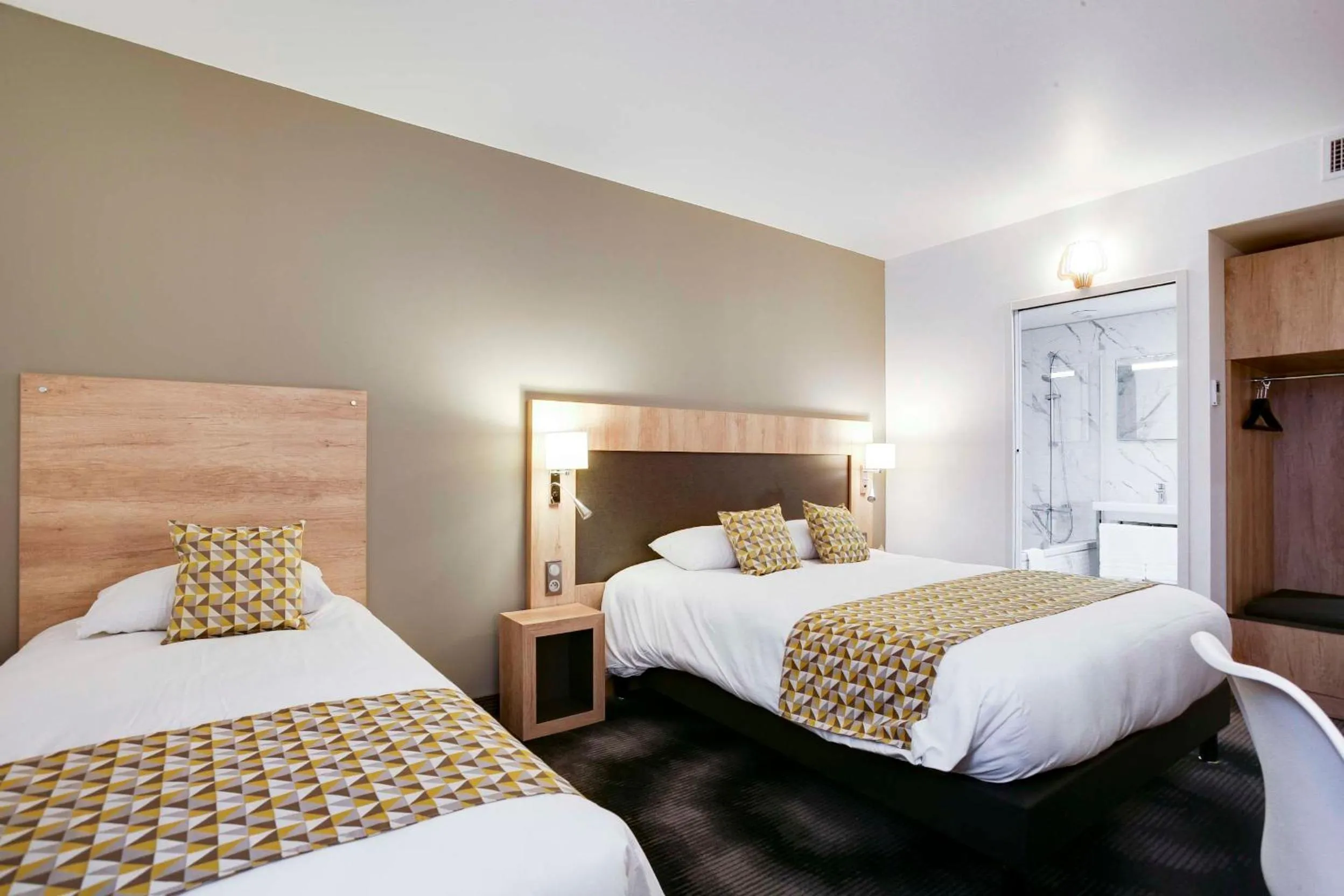 Bedroom, Bed in Brit Hotel Confort Loches