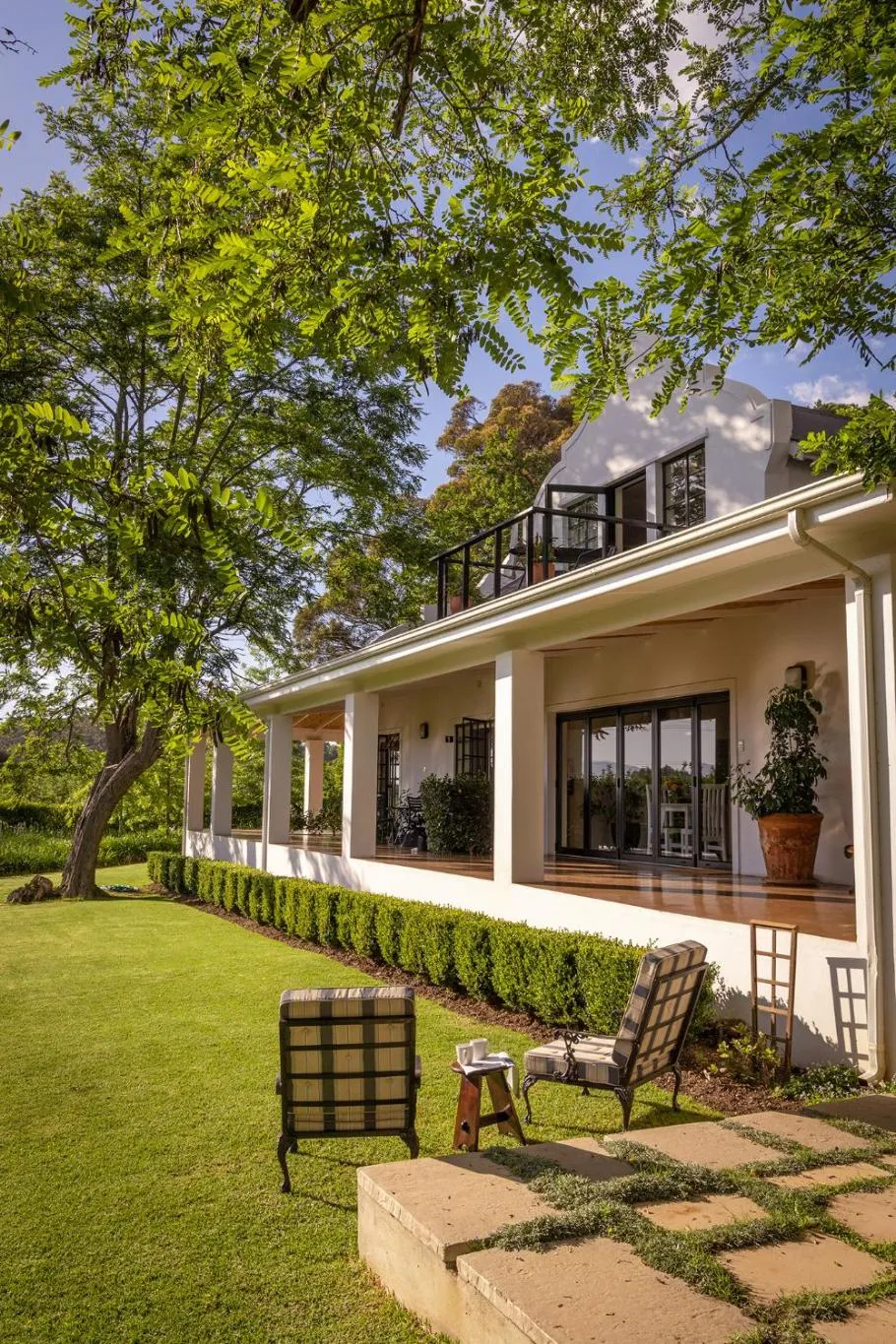 Garden view in Elgin Country Lodge