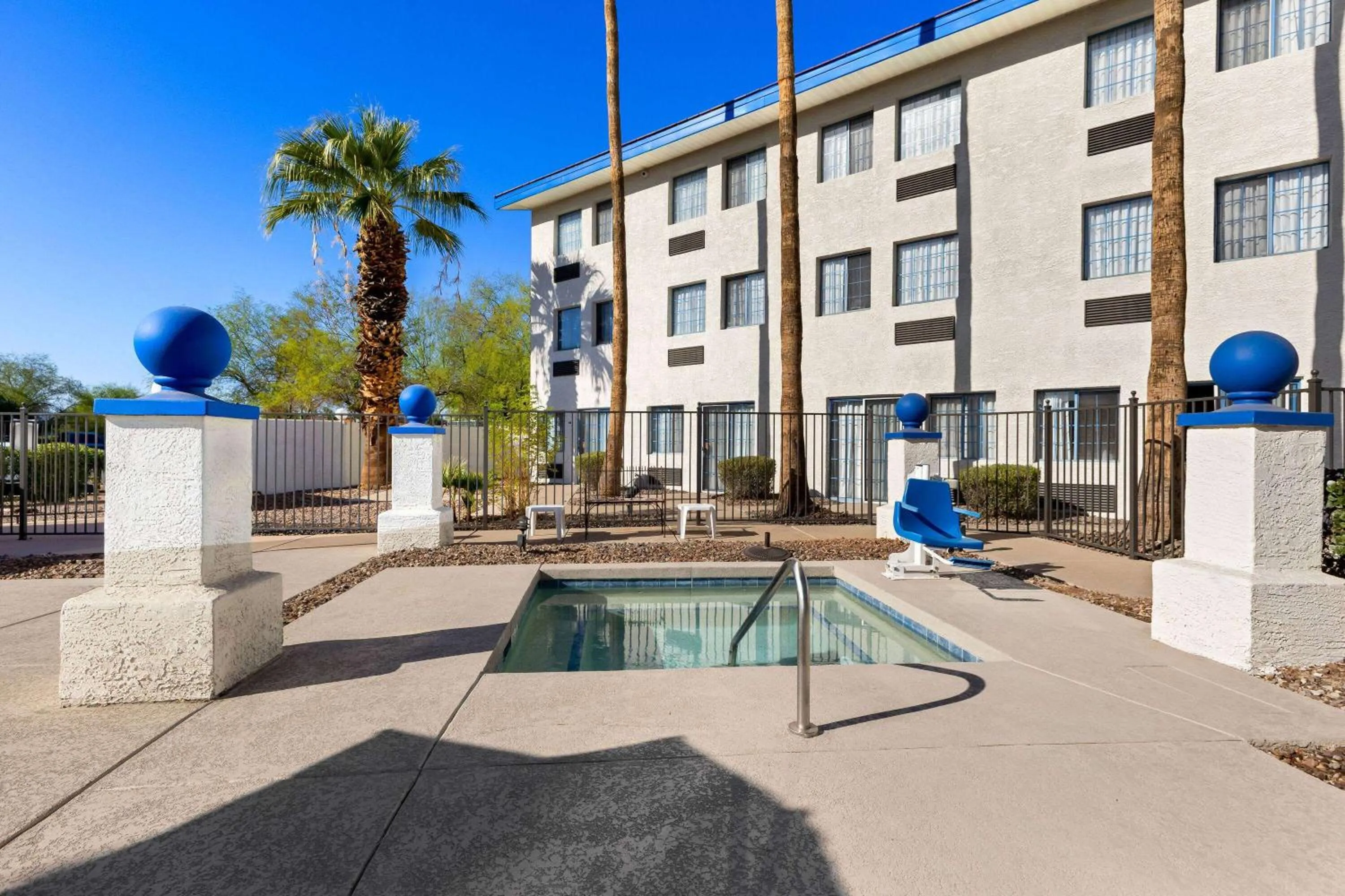 Hot Tub in Days Inn & Suites by Wyndham Mesa Near Phoenix