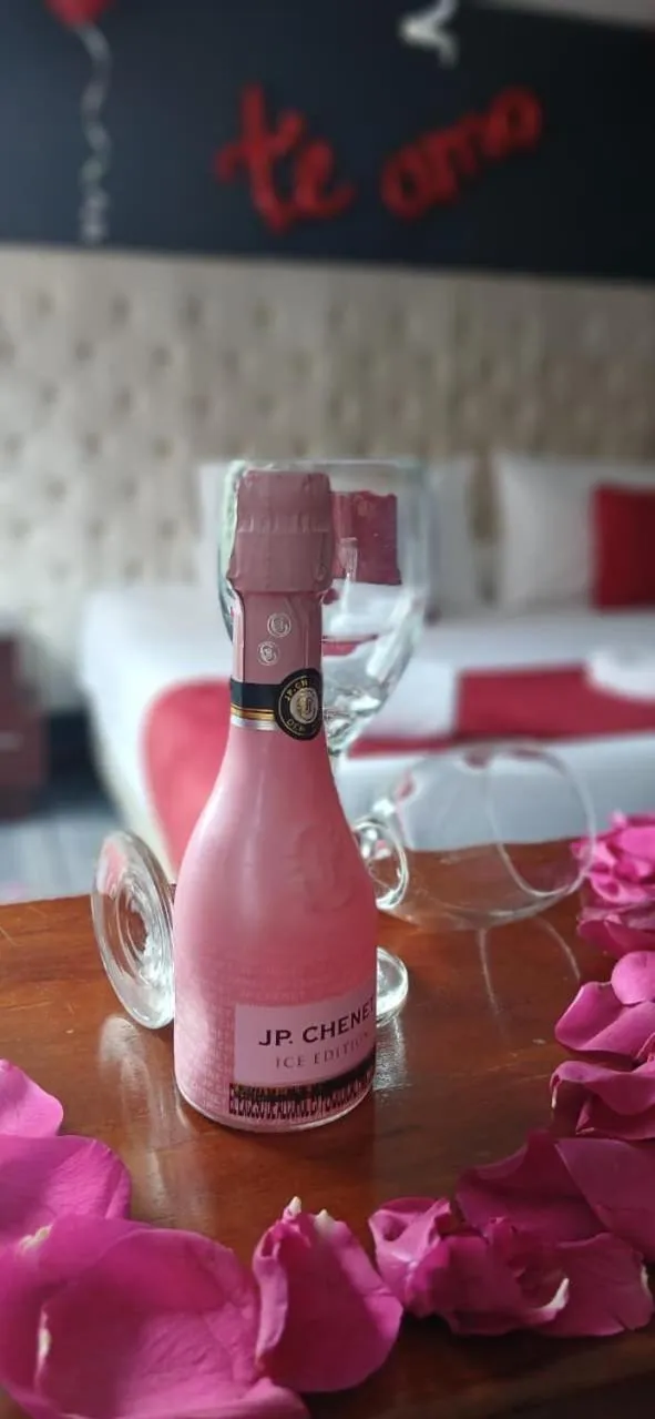 Restaurant/places to eat in Hotel Risot