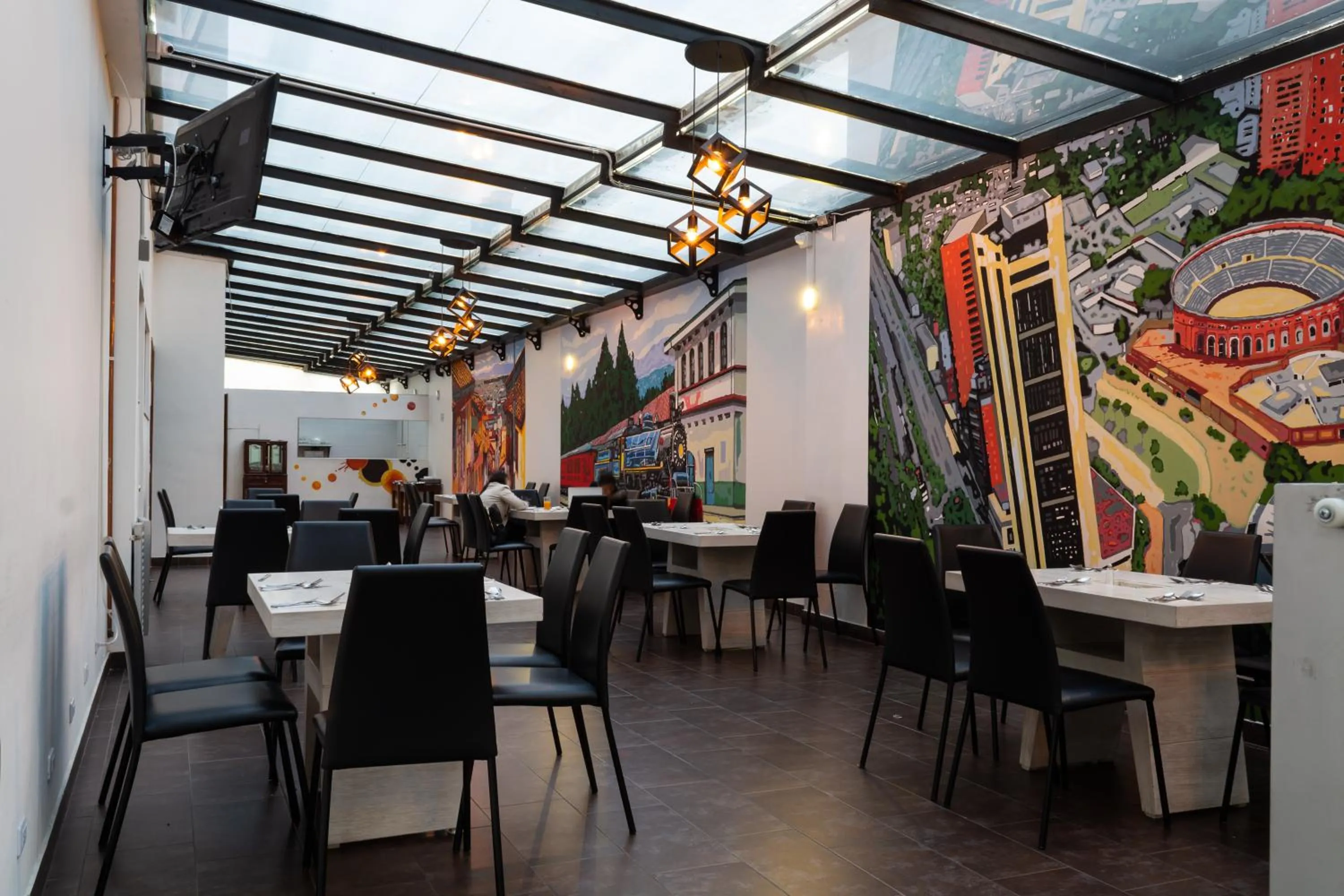 Restaurant/places to eat in Hotel Risot