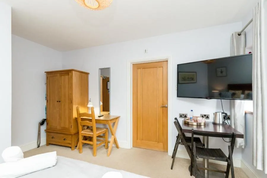 TV and multimedia in The Gower Hotel