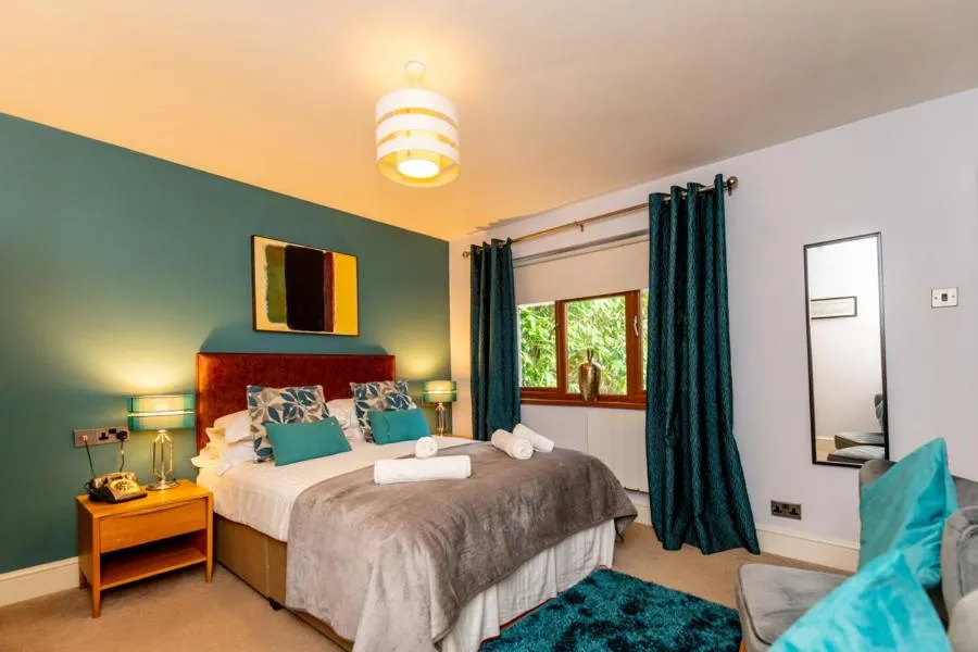 Photo of the whole room in The Gower Hotel