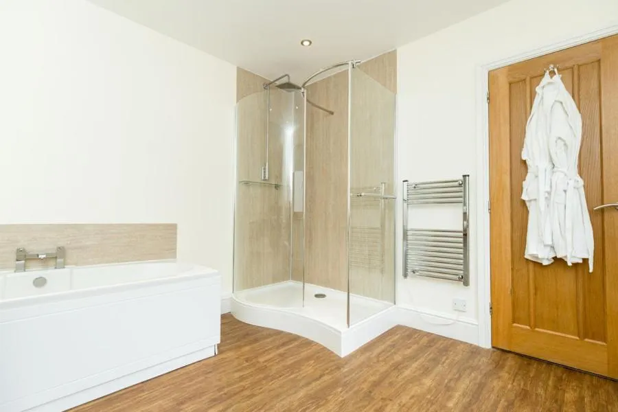 Shower in The Gower Hotel