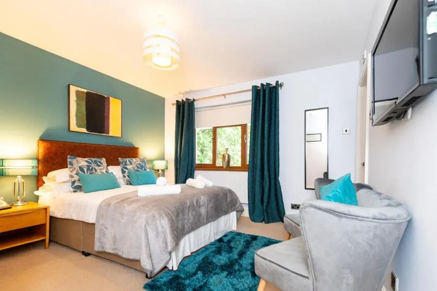 Photo of the whole room in The Gower Hotel