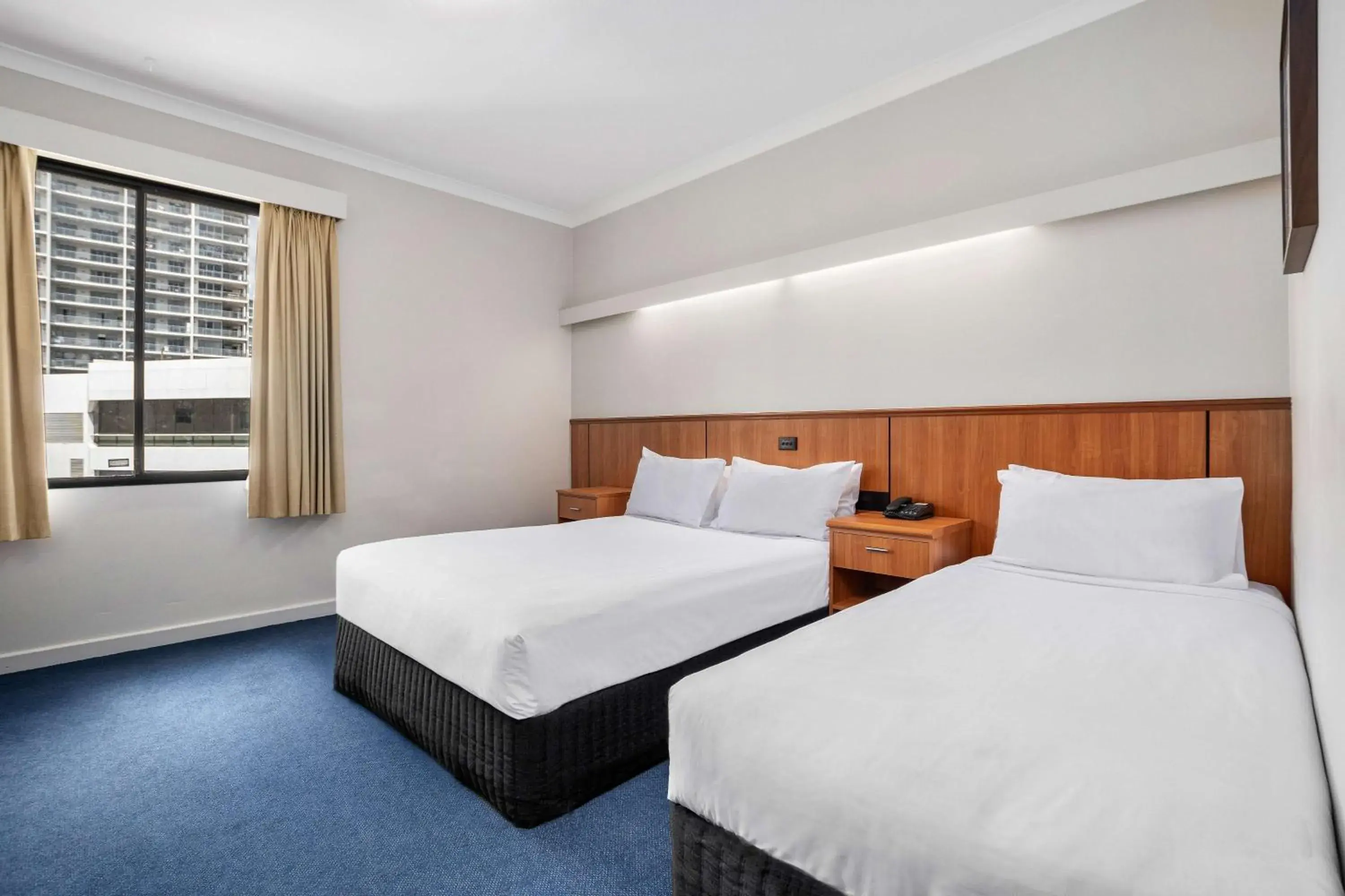 Standard Double or Twin Room in Metro Hotel Perth City Standard Double or Twin Room in Metro Hotel Perth City