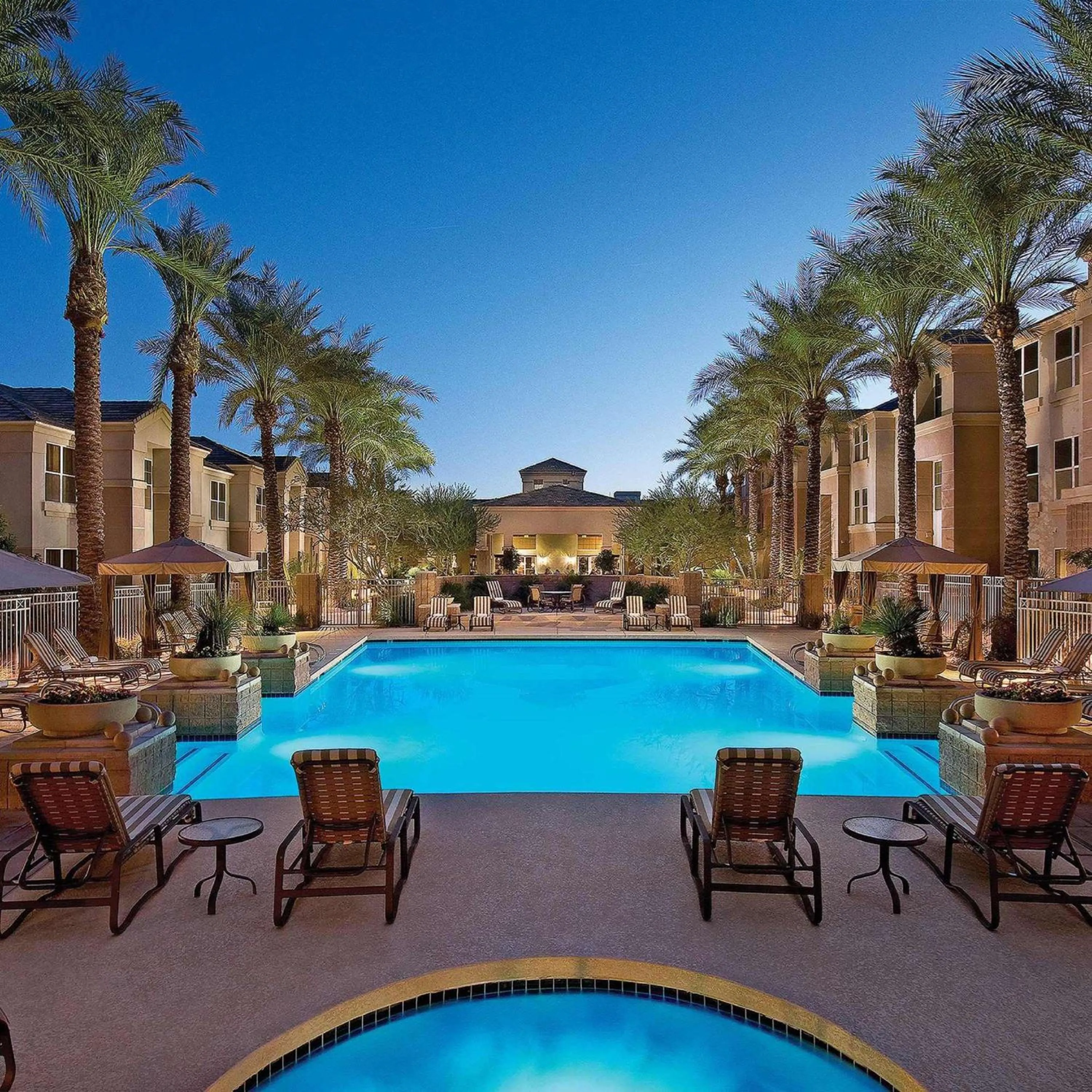 Pool view in Sonesta Suites Scottsdale Gainey Ranch