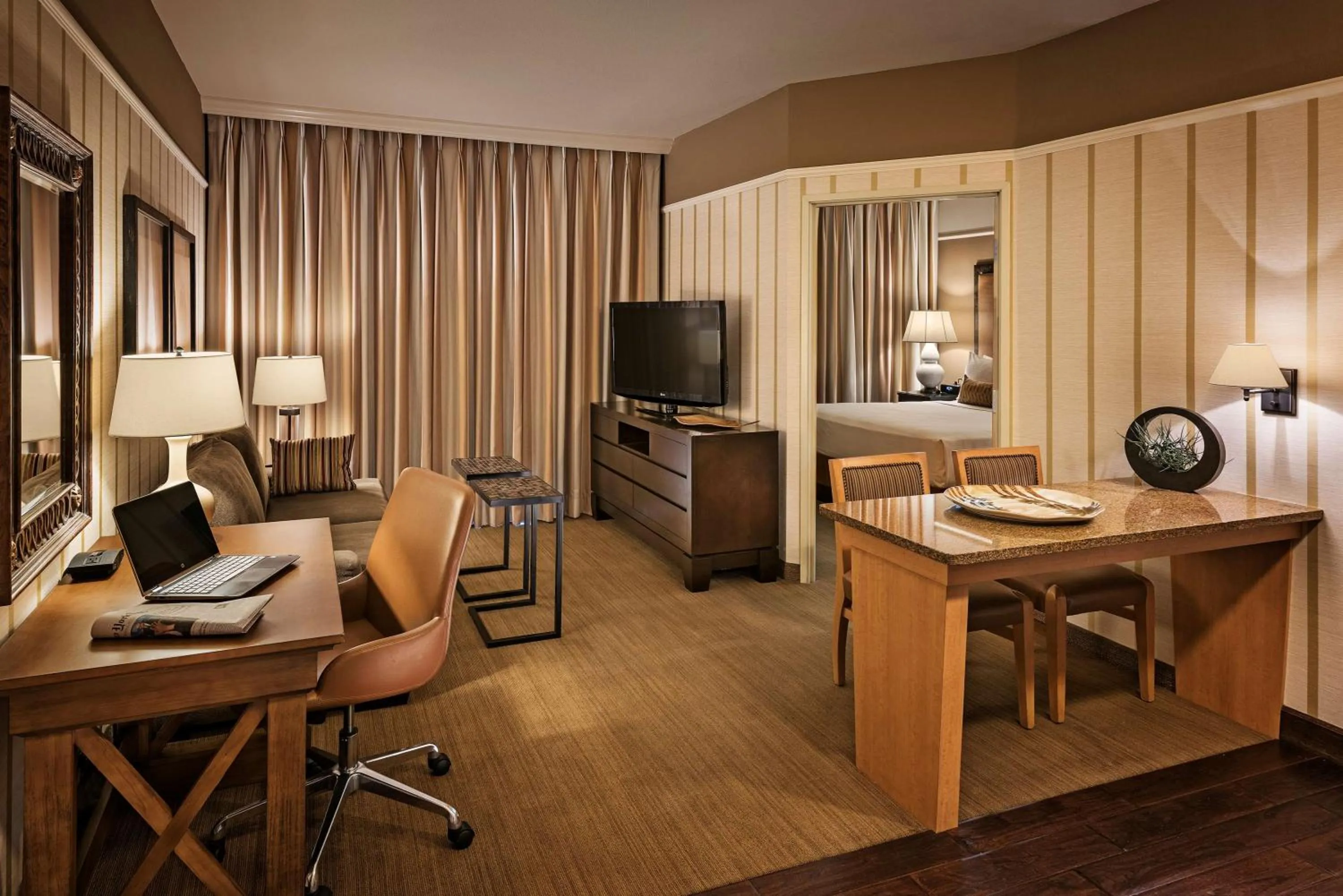 Living room in Sonesta Suites Scottsdale Gainey Ranch