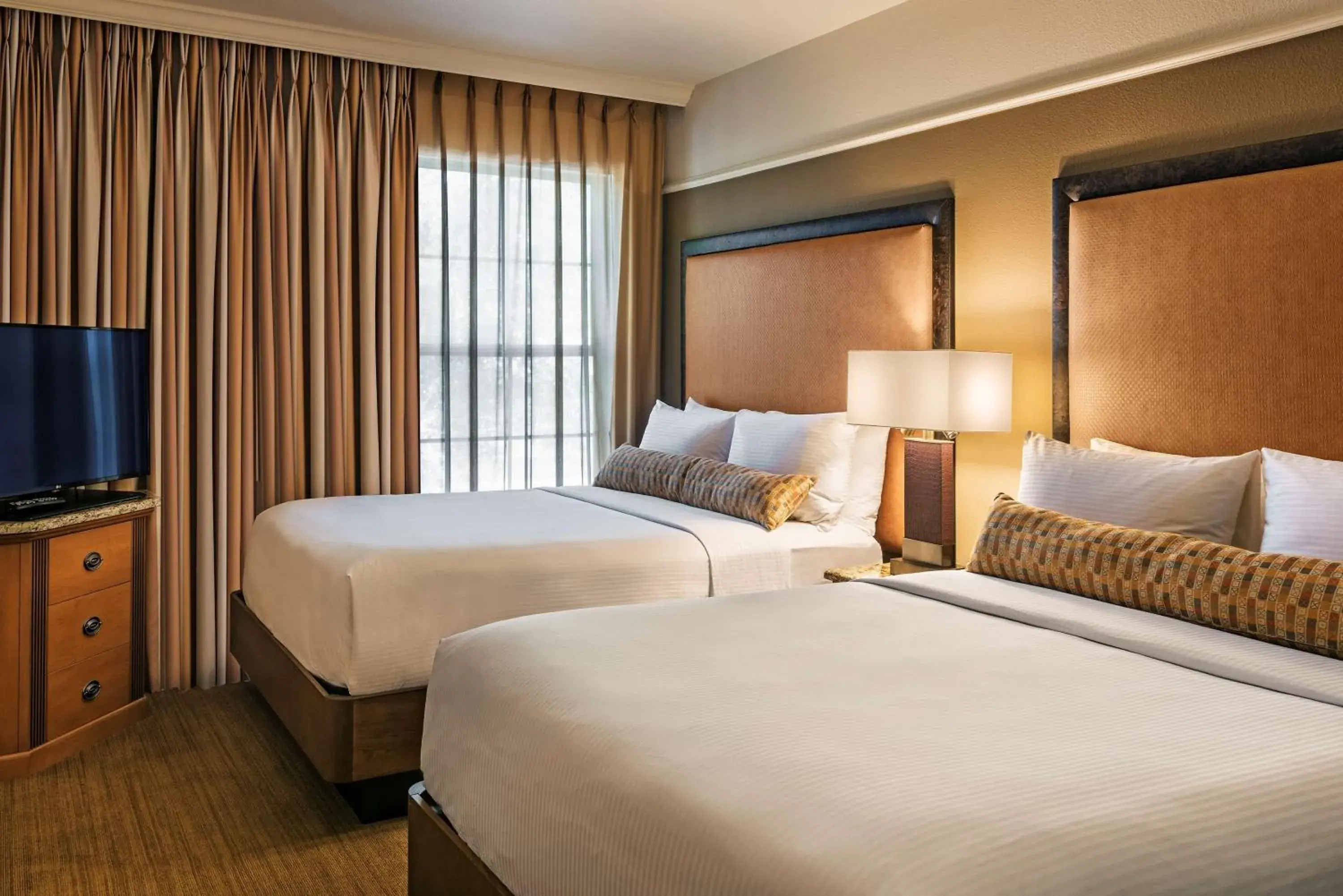 One-Bedroom Suite with Two Queen Beds in Sonesta Suites Scottsdale Gainey Ranch One-Bedroom Suite with Two Queen Beds in Sonesta Suites Scottsdale Gainey Ranch