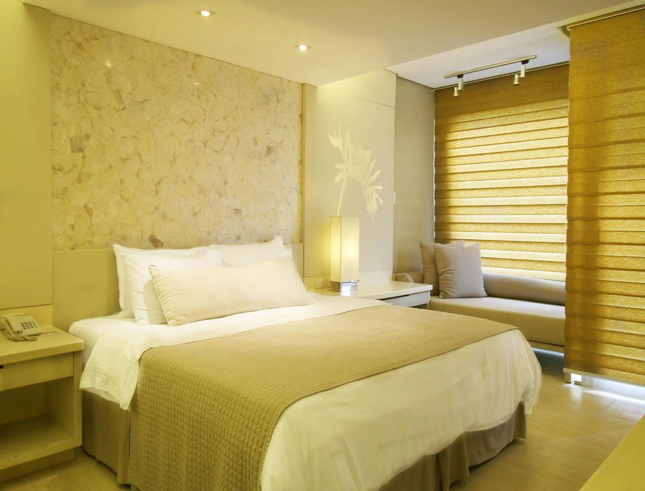 Photo of the whole room, Bed in Estacio Uno