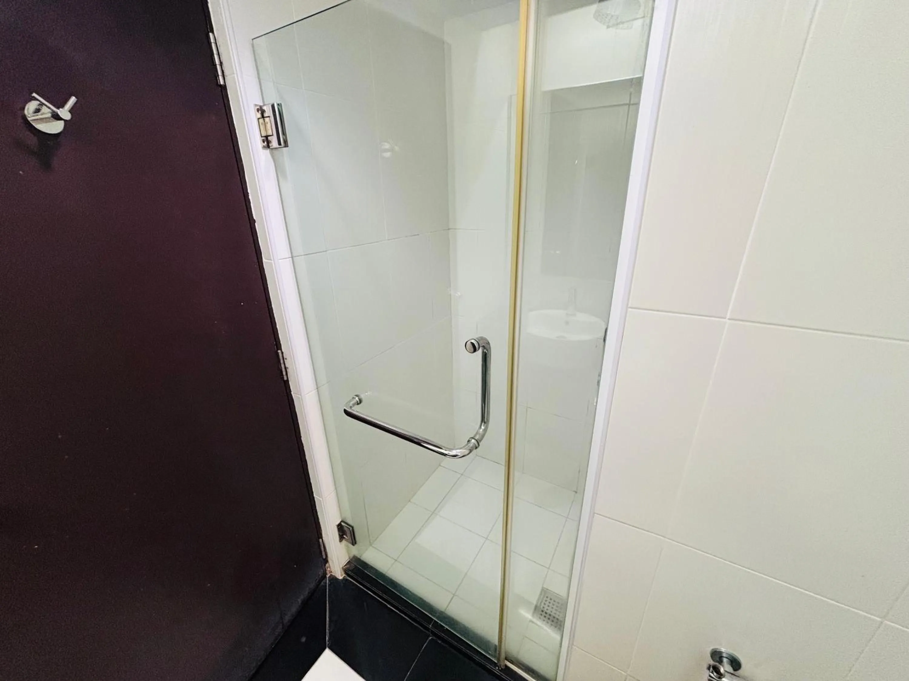 Shower in Hotel Yt Midtown Kuala Terengganu