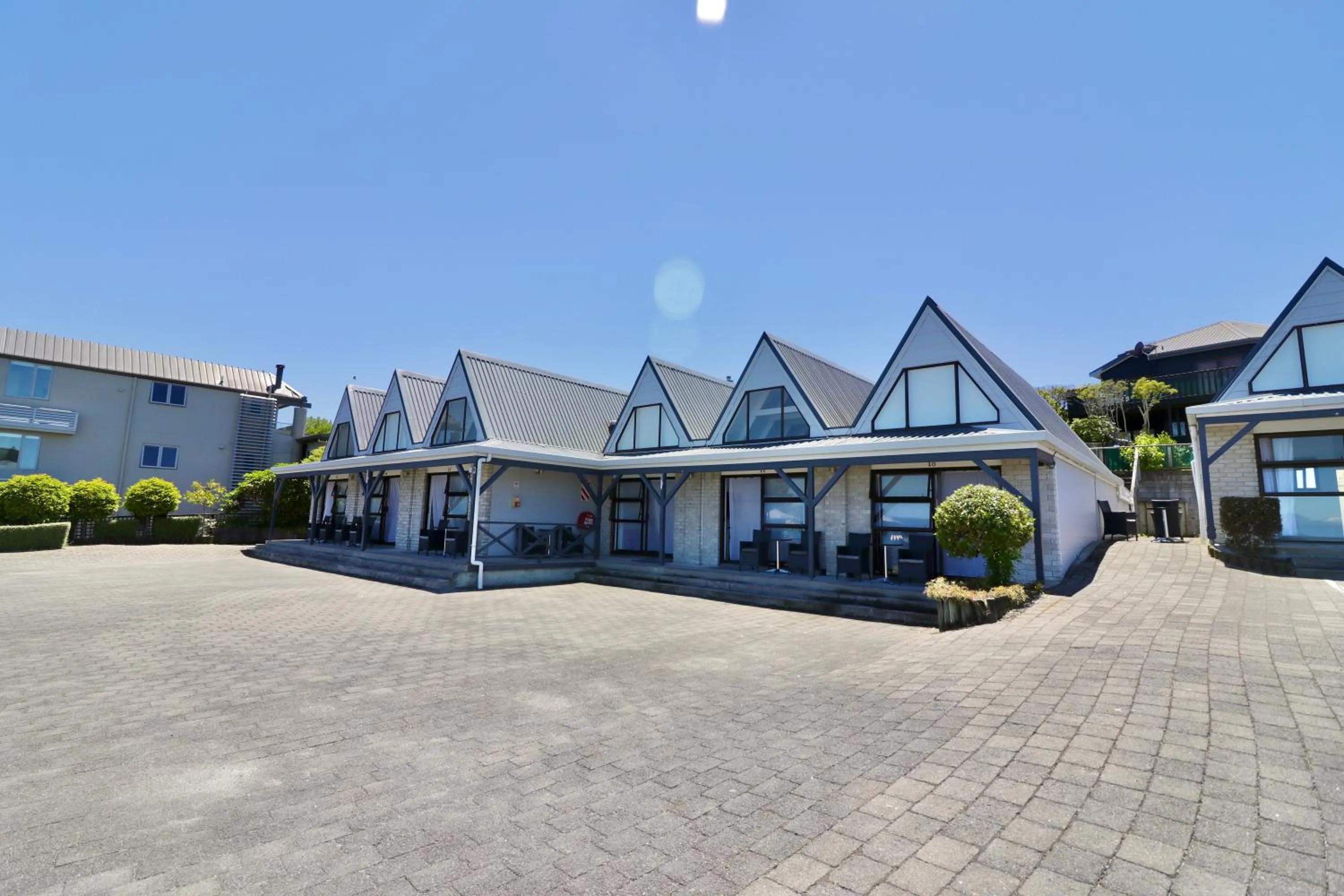 Property building in Gables Lakefront Resort