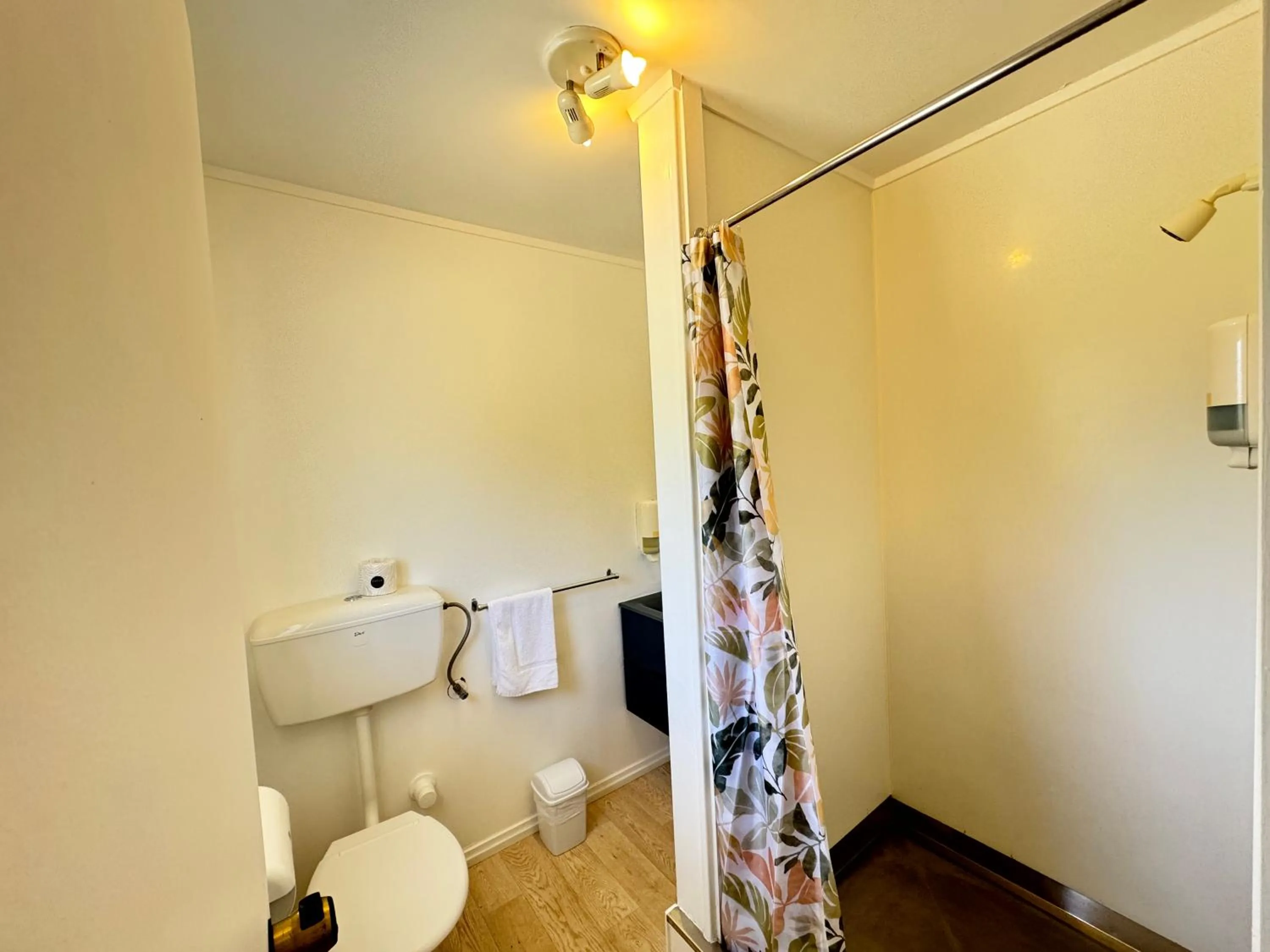 Bathroom in Chelmswood Motel Taupo