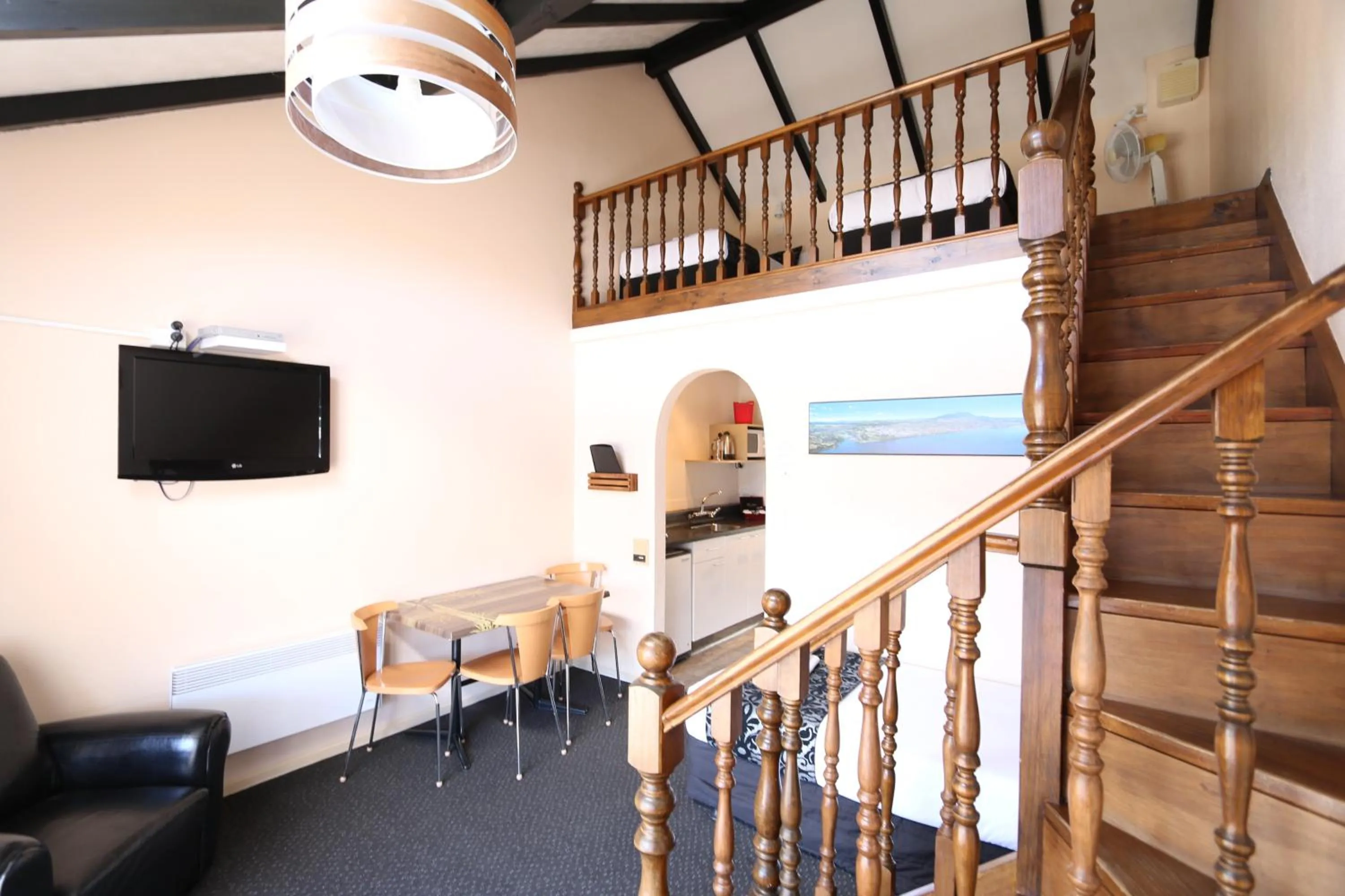 Living room in Chelmswood Motel Taupo