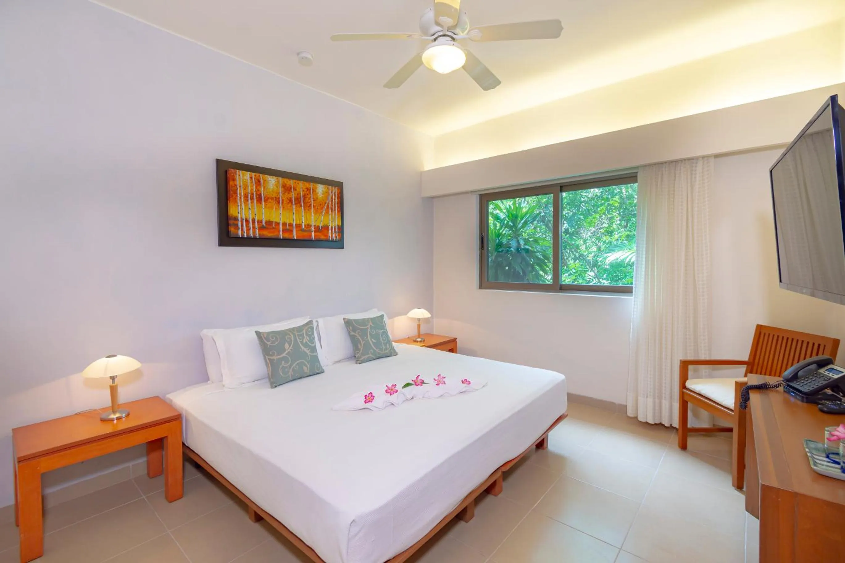 Shower, Bed in Riviera Maya Suites