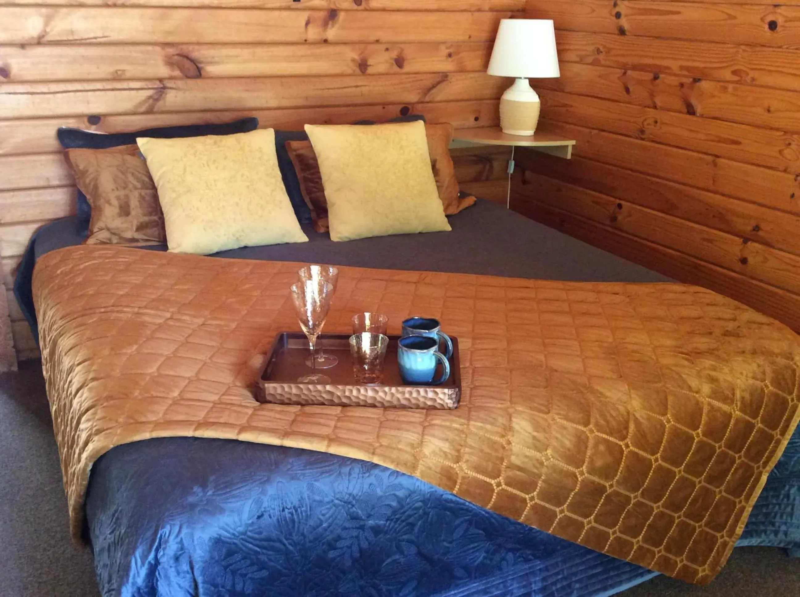 Superior King Suite in Alpine Lodge Motel Superior King Suite in Alpine Lodge Motel