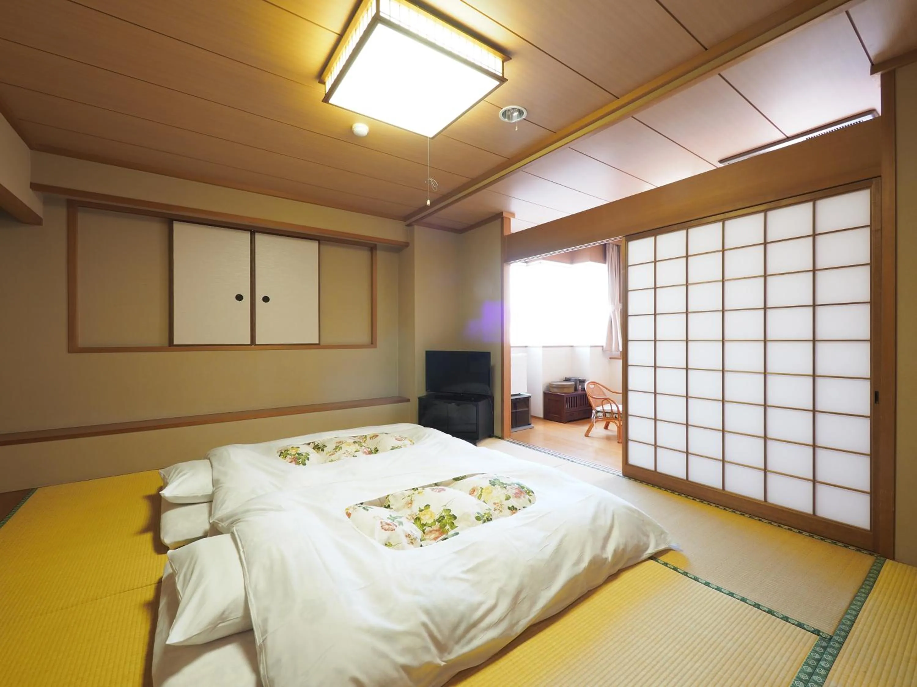 Photo of the whole room, Bed in Imari Grand Hotel