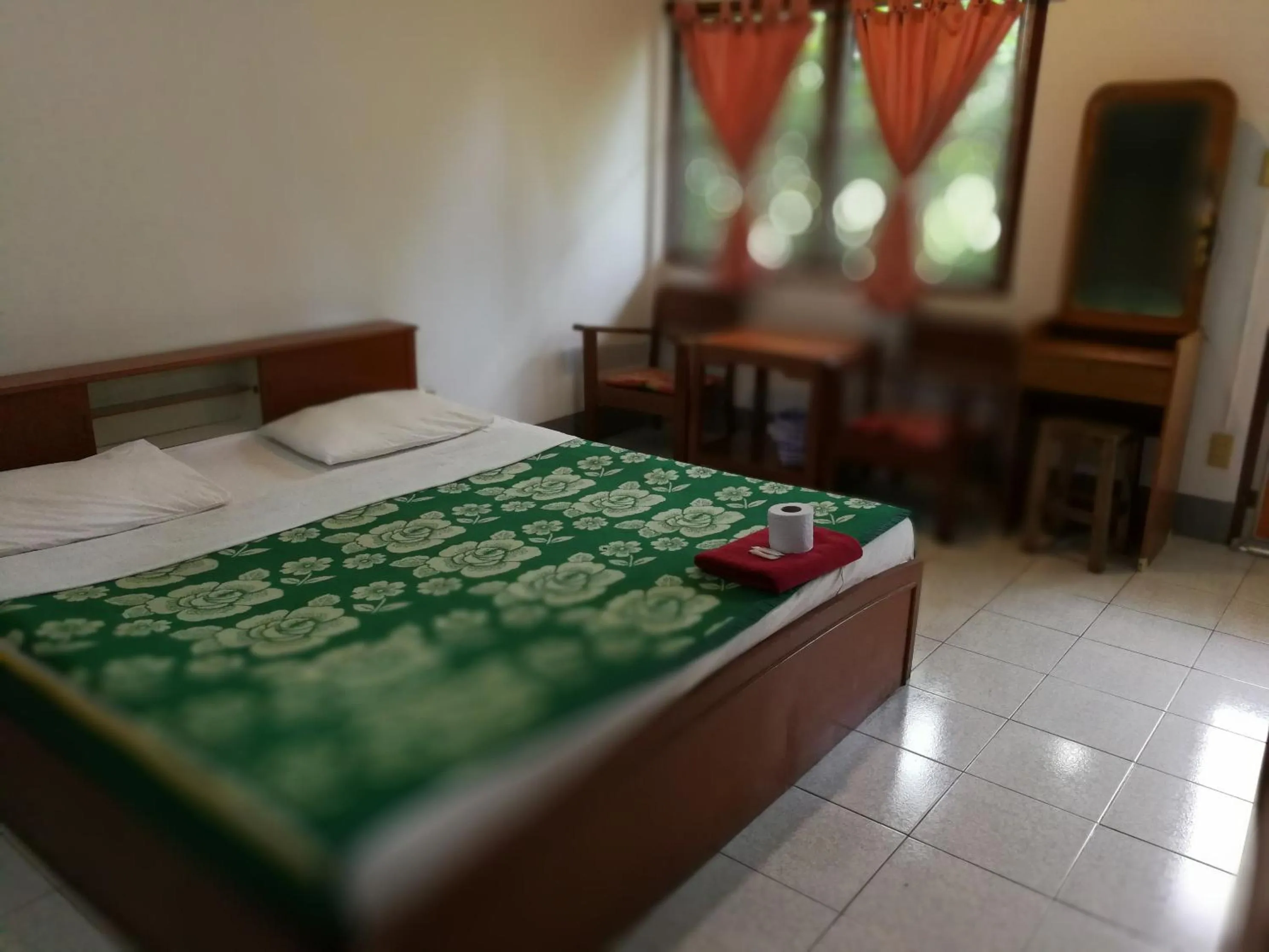 Photo of the whole room, Bed in Baan Bua Guest House