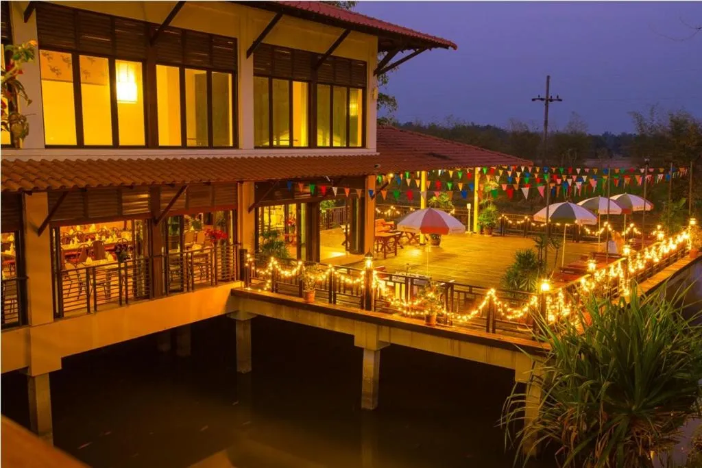 Night in Golden Pine Resort and Spa