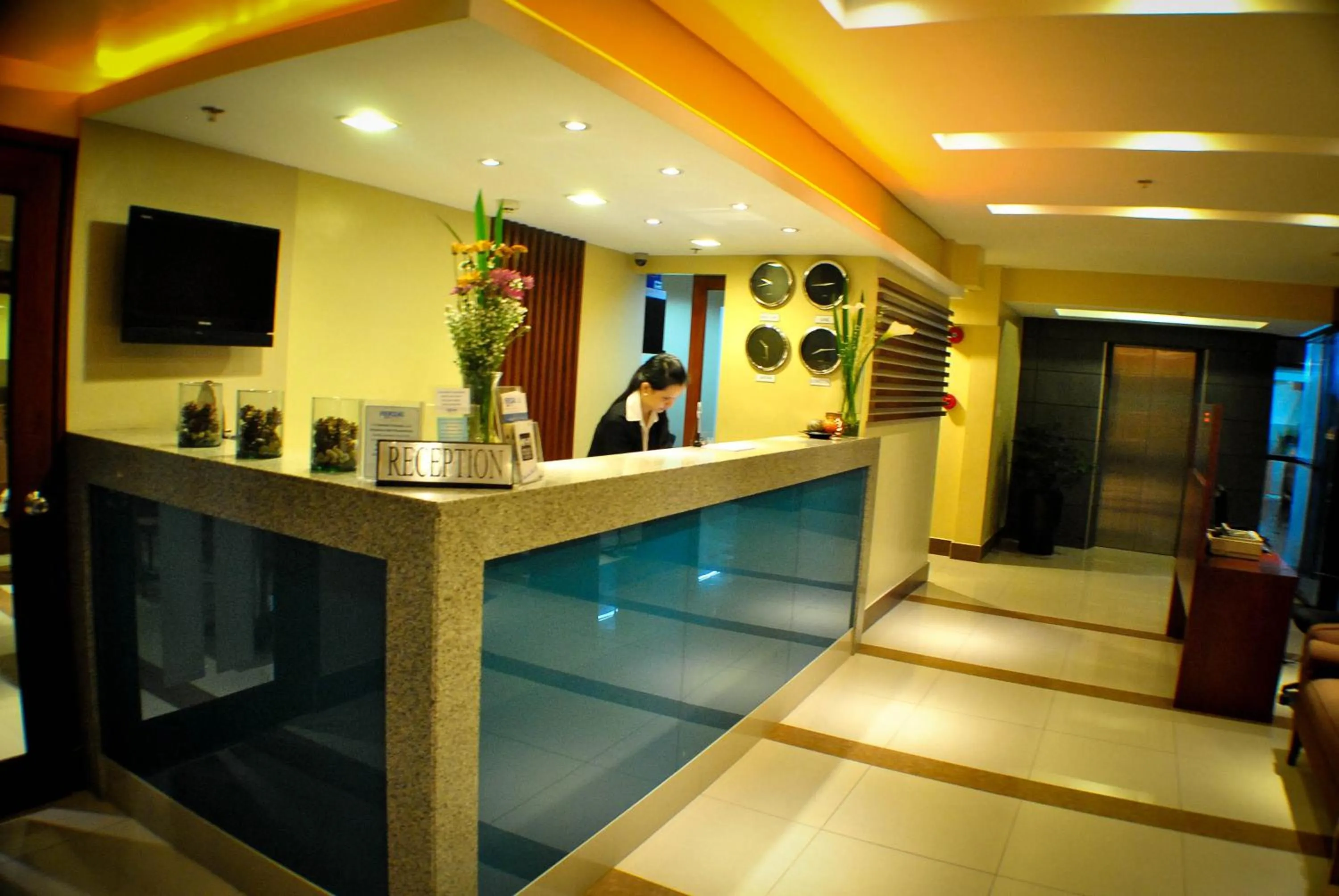 Lobby or reception in Fersal Hotel Kalayaan, Quezon City