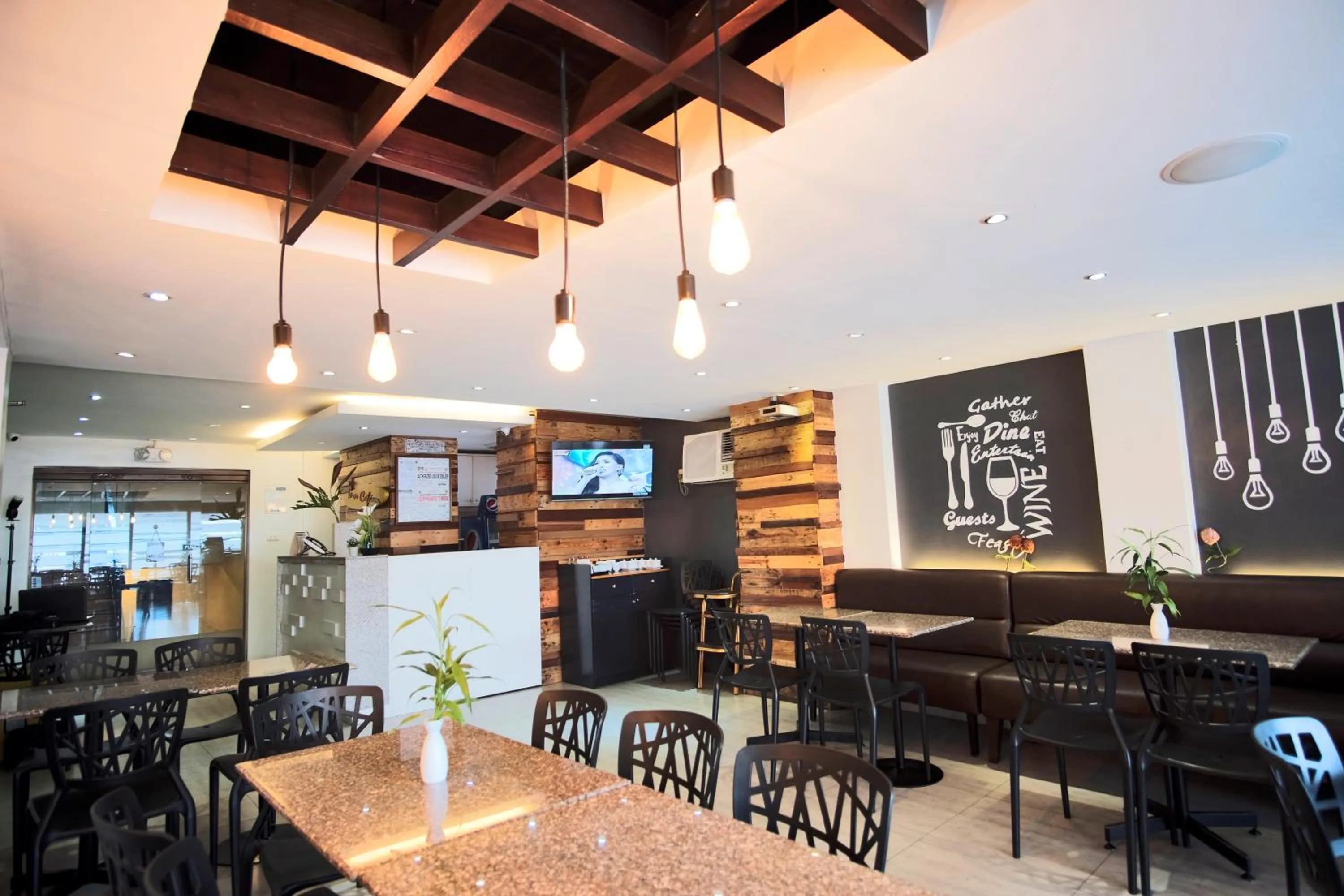 Restaurant/places to eat in Fersal Hotel - P. Tuazon Cubao