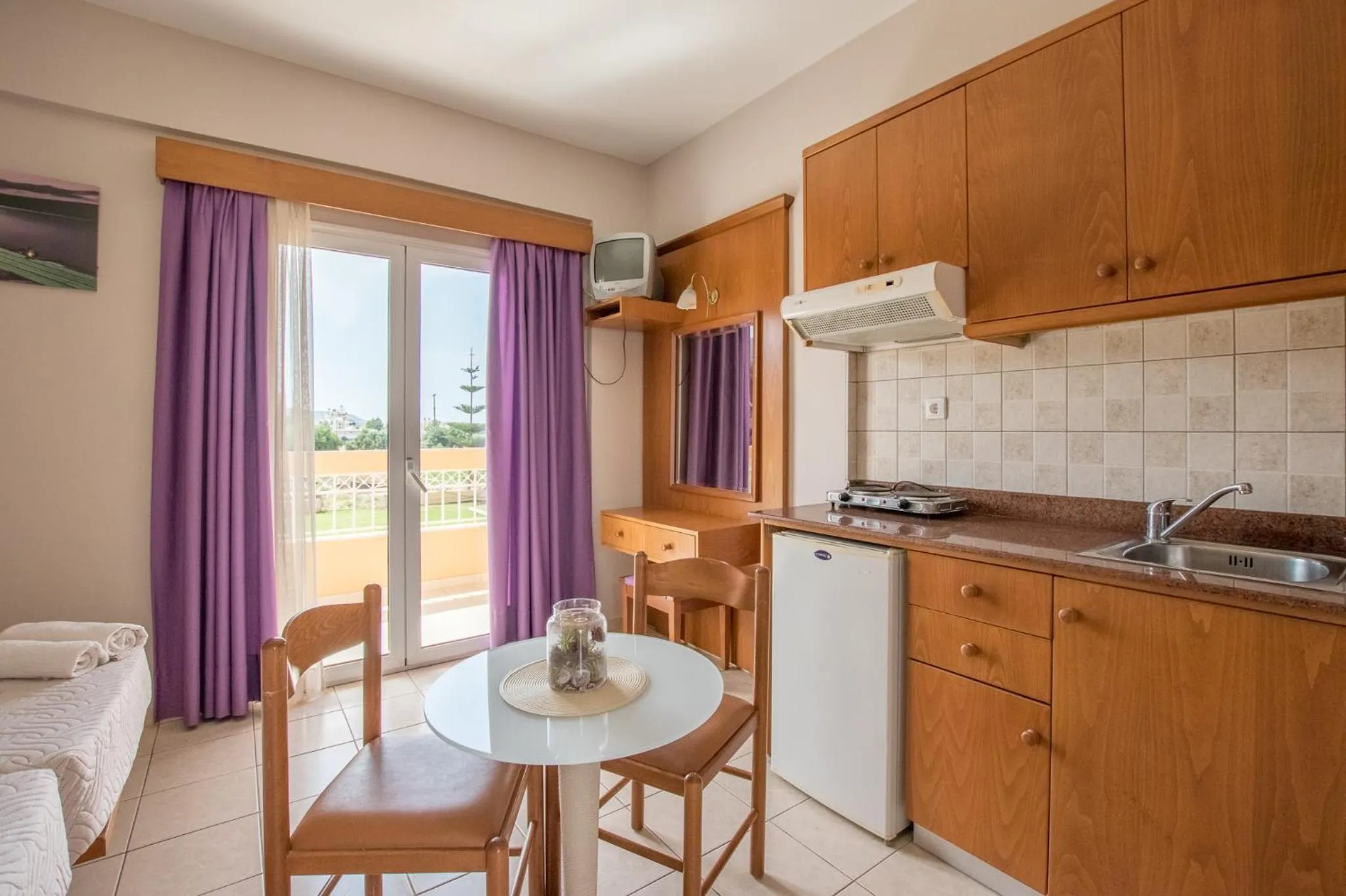 Kitchen or kitchenette in Danelis Studios & Apartments