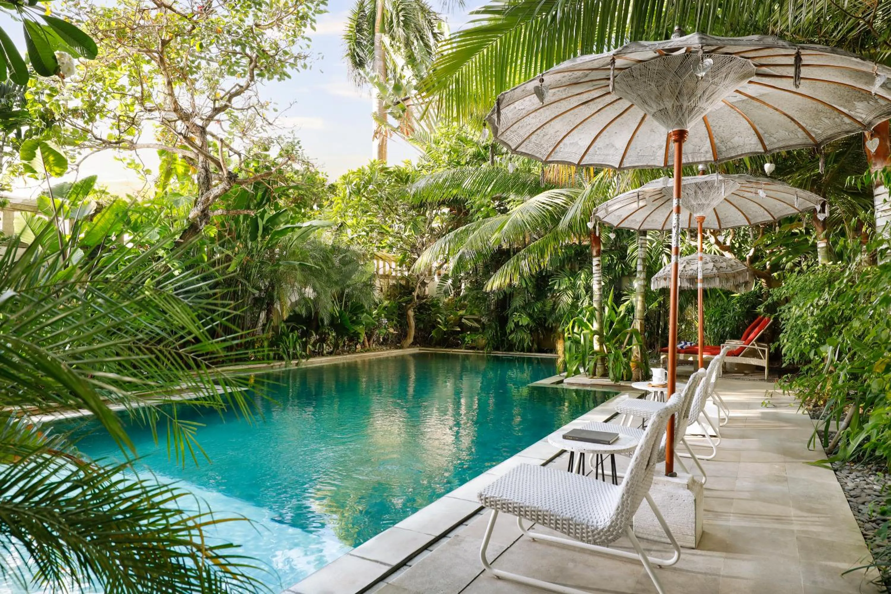 Swimming pool in Sara Residence by Nakula