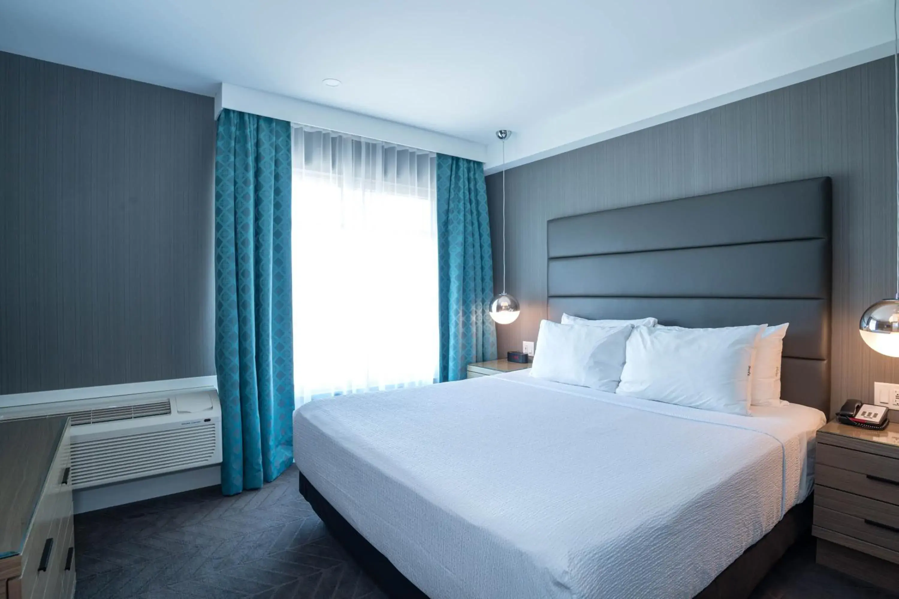 Signature Suite, 1 King Bed, Sofa Bed, Kitchen in Sandman Signature Calgary Airport Hotel Signature Suite, 1 King Bed, Sofa Bed, Kitchen in Sandman Signature Calgary Airport Hotel