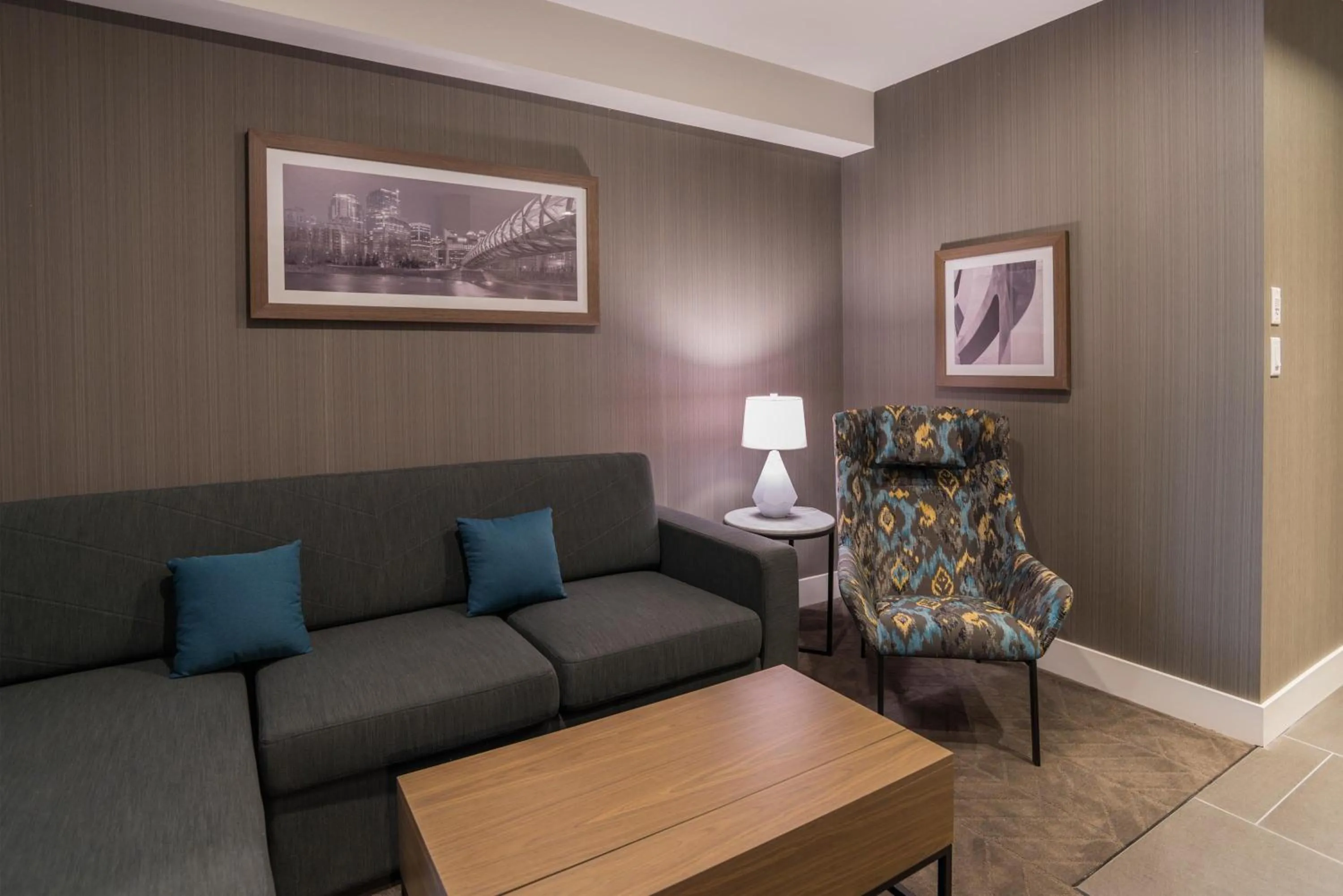 Photo of the whole room in Sandman Signature Calgary Airport Hotel