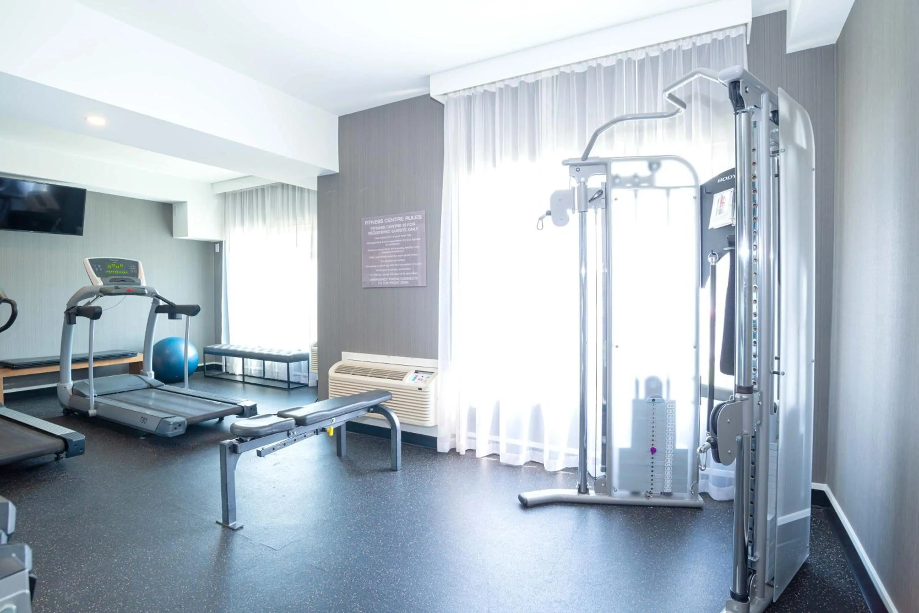 Fitness centre/facilities in Sandman Signature Calgary Airport Hotel