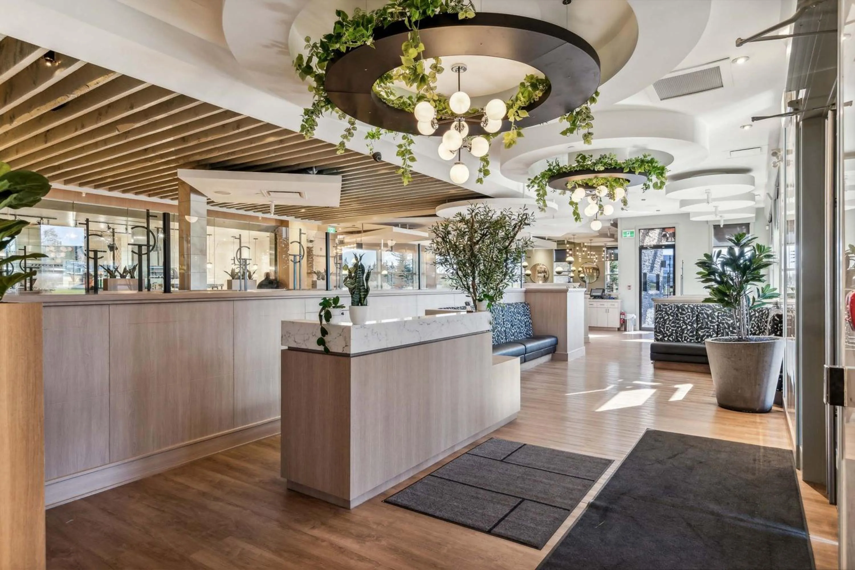 Restaurant/places to eat in Sandman Signature Calgary Airport Hotel