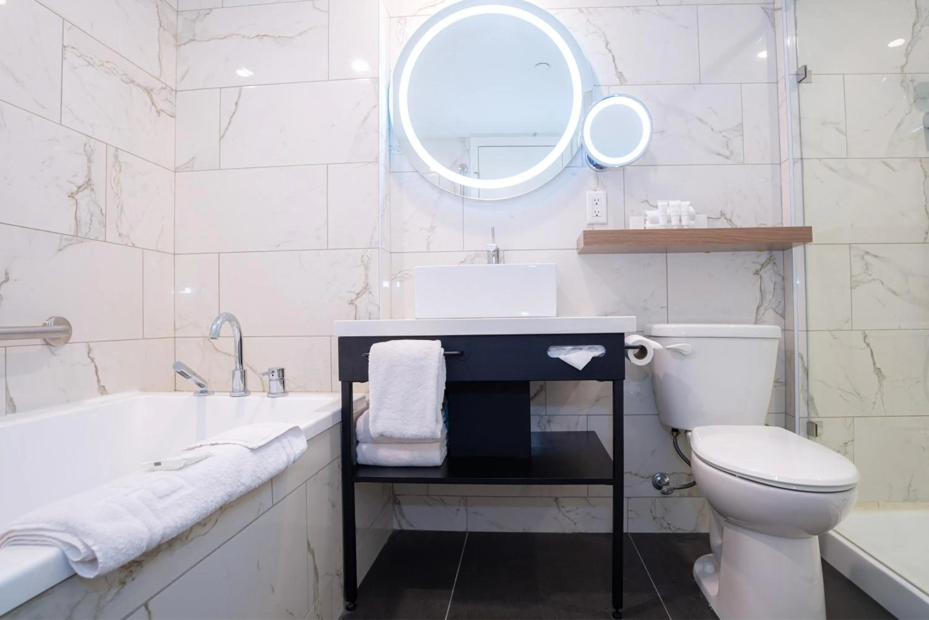 Bathroom in Sandman Signature Calgary Airport Hotel