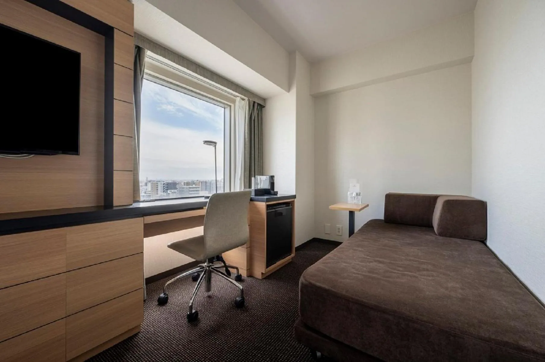 Photo of the whole room, Bed in ANA Crowne Plaza Sapporo by IHG