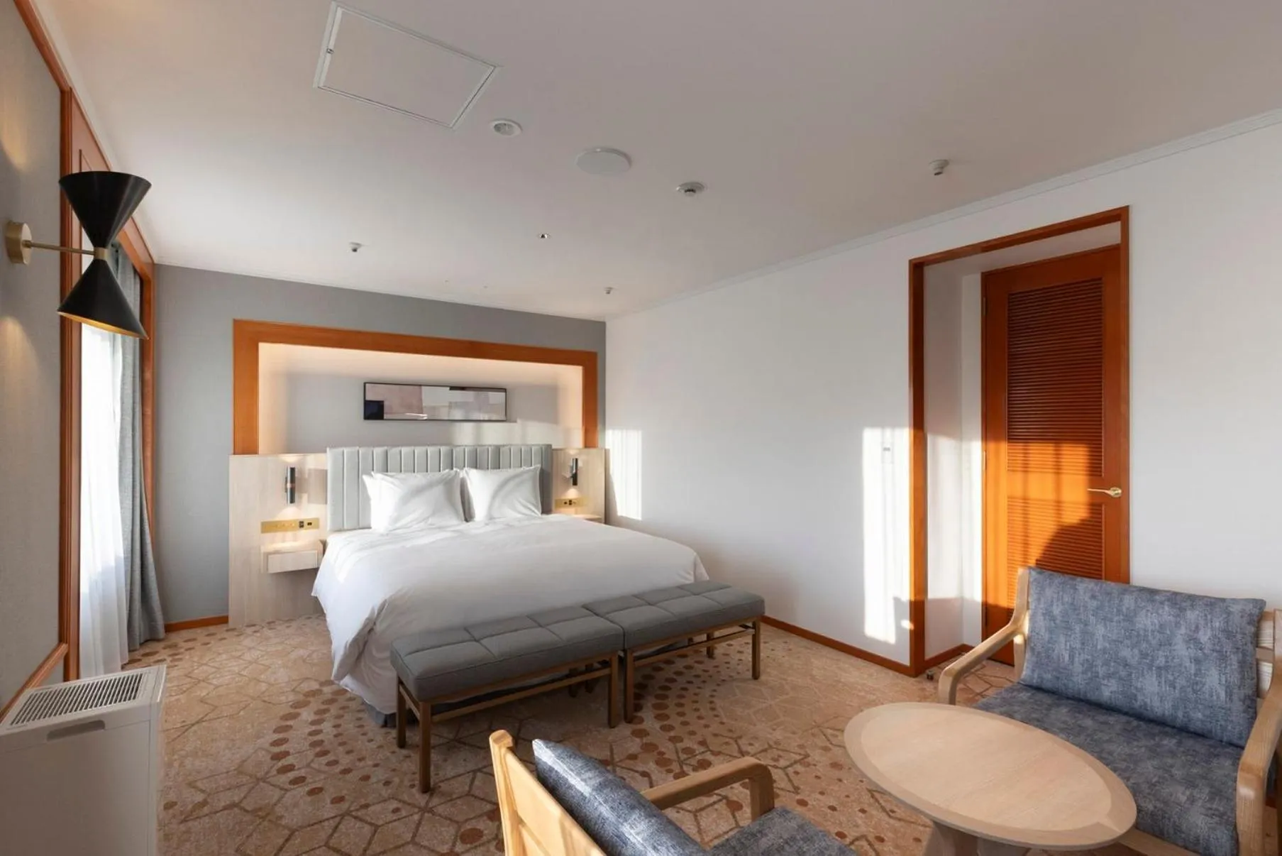 Photo of the whole room, Bed in ANA Crowne Plaza Sapporo by IHG