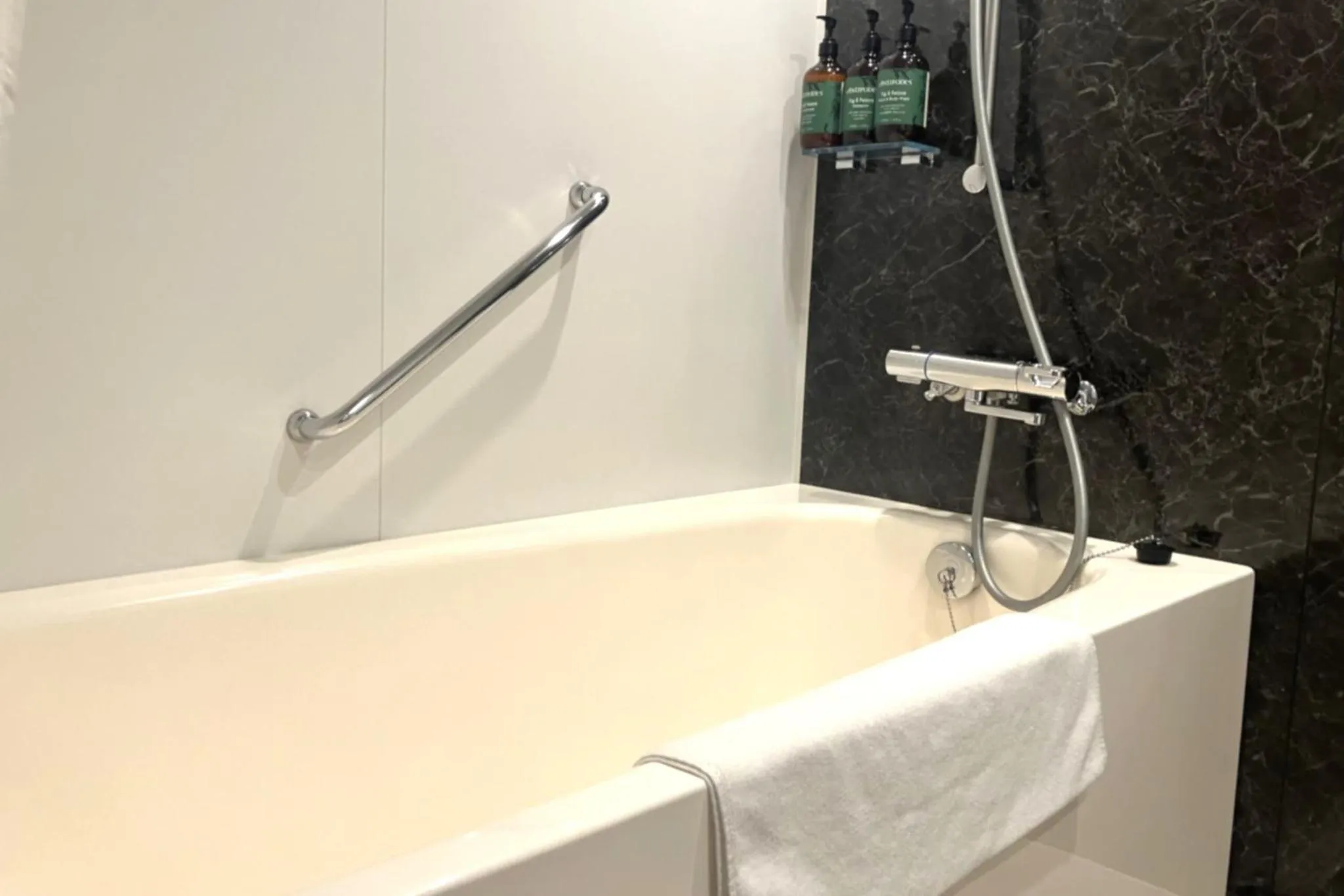 Photo of the whole room in ANA Crowne Plaza Sapporo by IHG