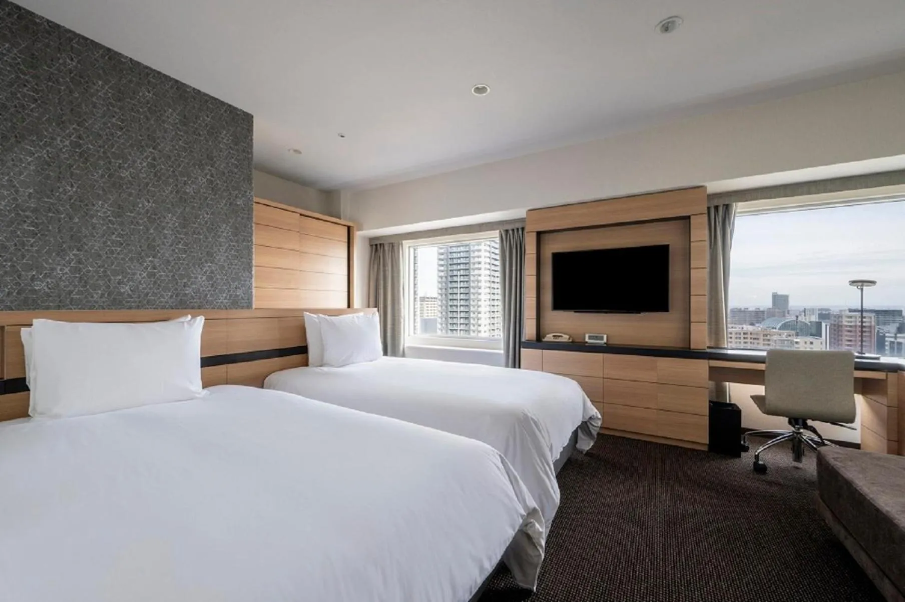 Photo of the whole room, Bed in ANA Crowne Plaza Sapporo by IHG