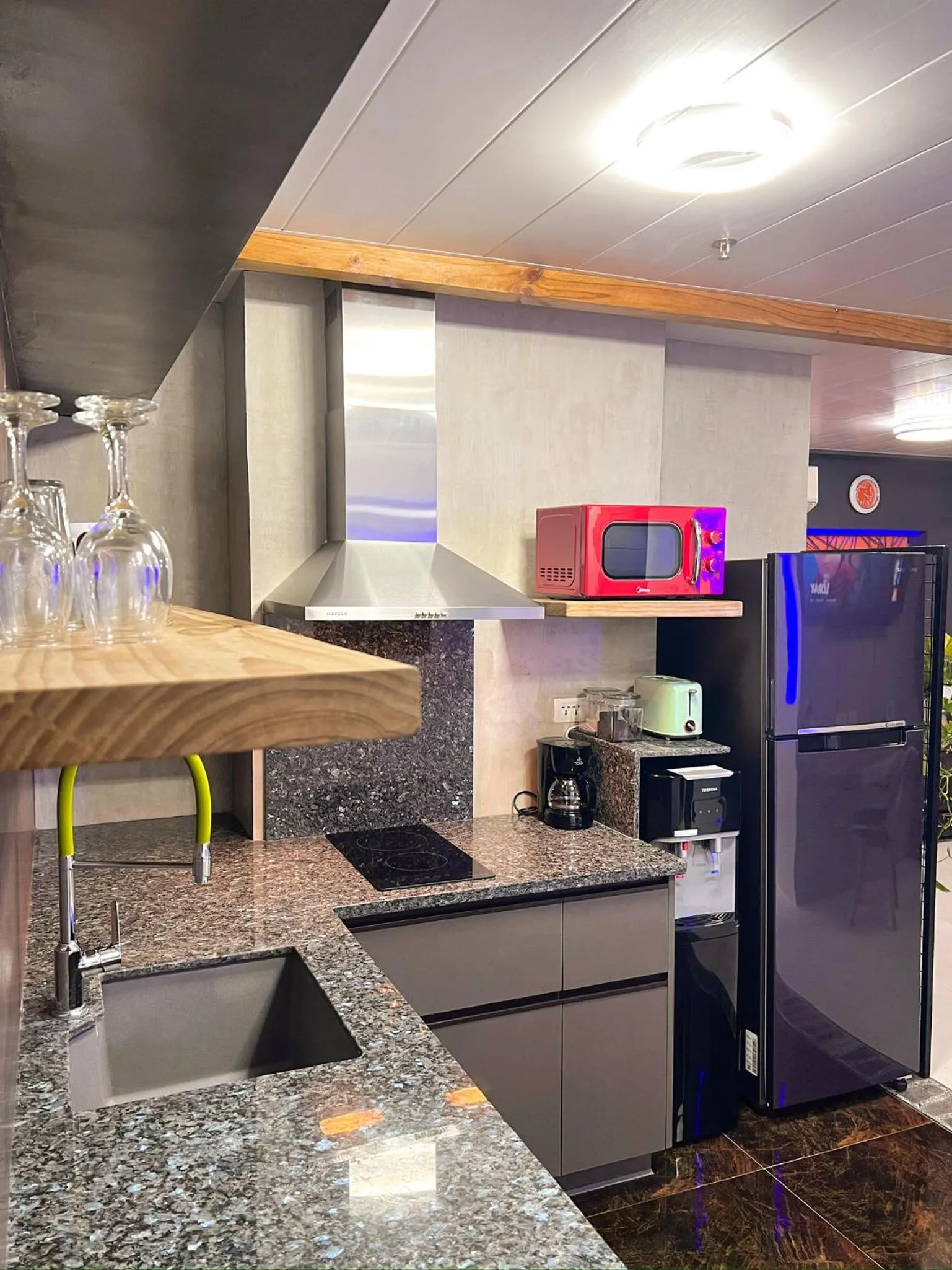 CLOCKWORKORANGE Luxury Suites