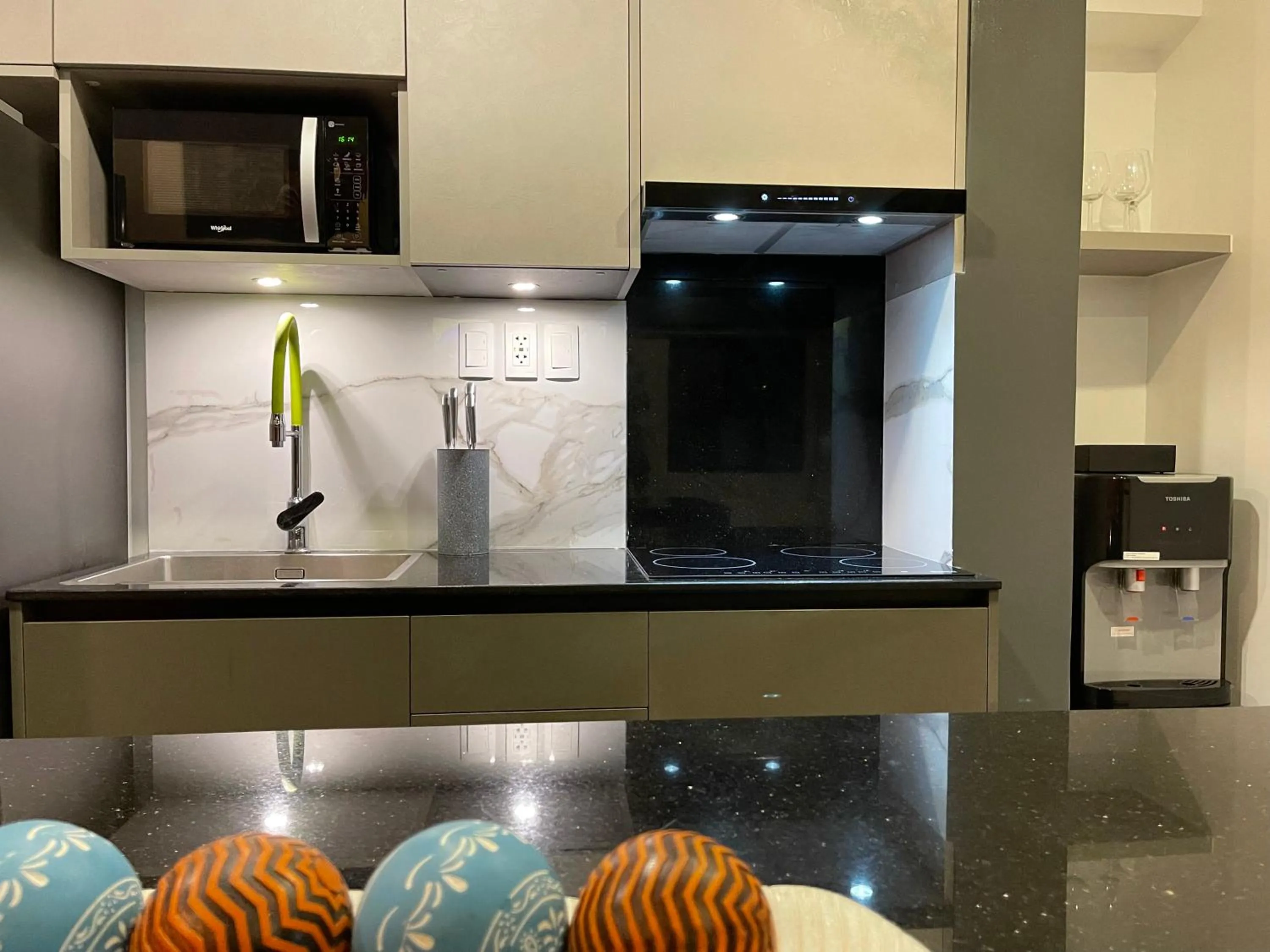 Kitchen or kitchenette in CLOCKWORKORANGE Luxury Suites