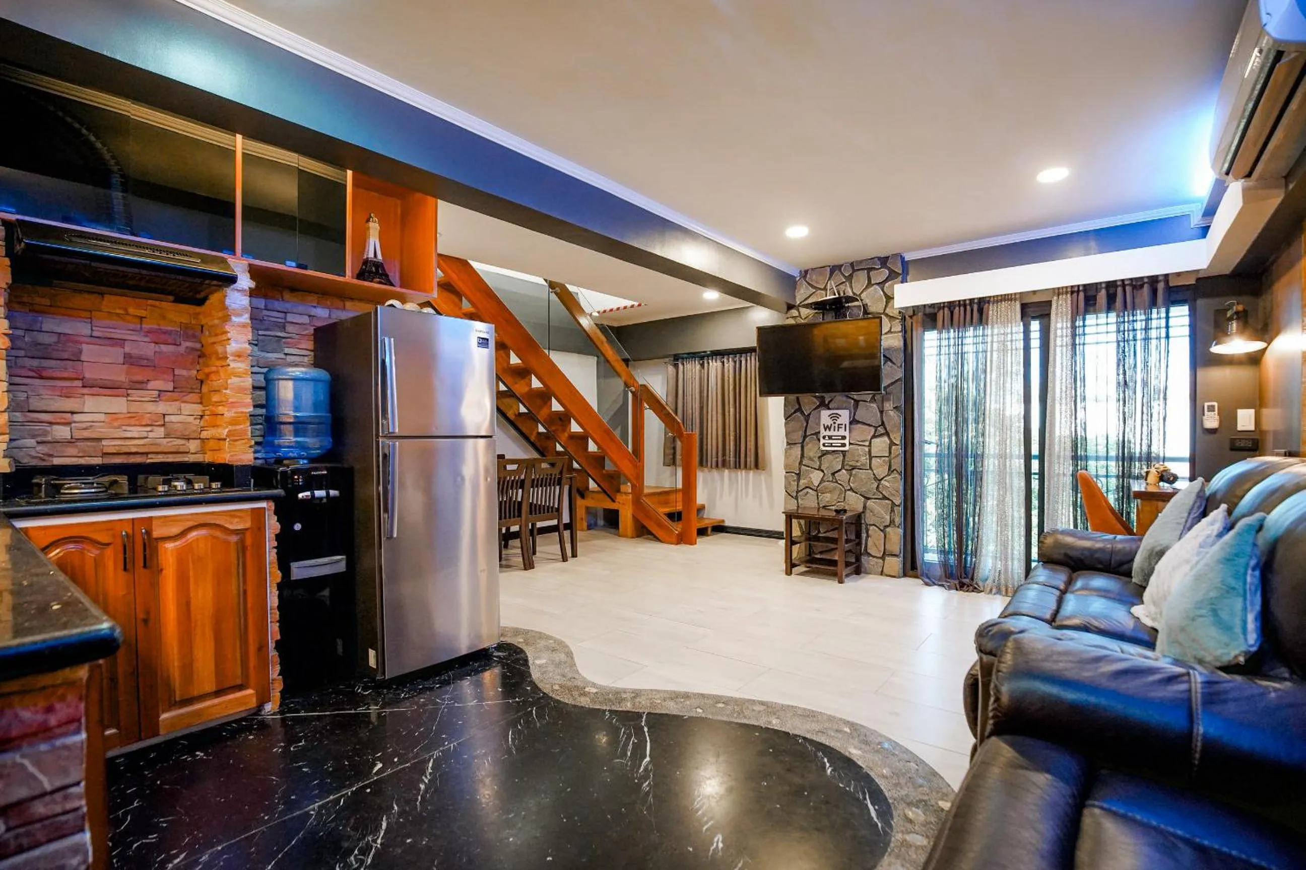 CLOCKWORKORANGE Luxury Suites