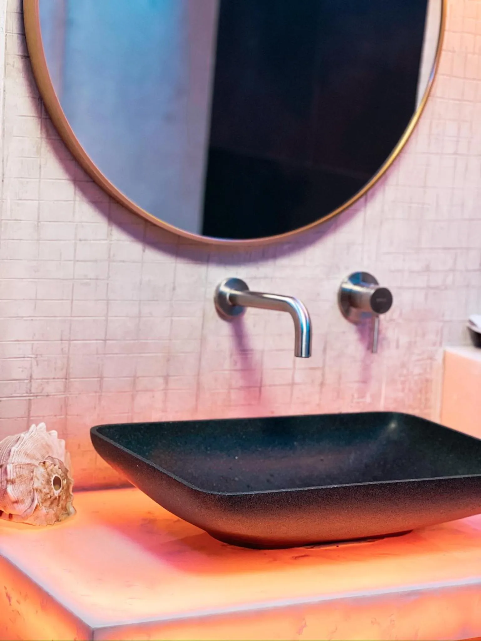 Bathroom in CLOCKWORKORANGE Luxury Suites