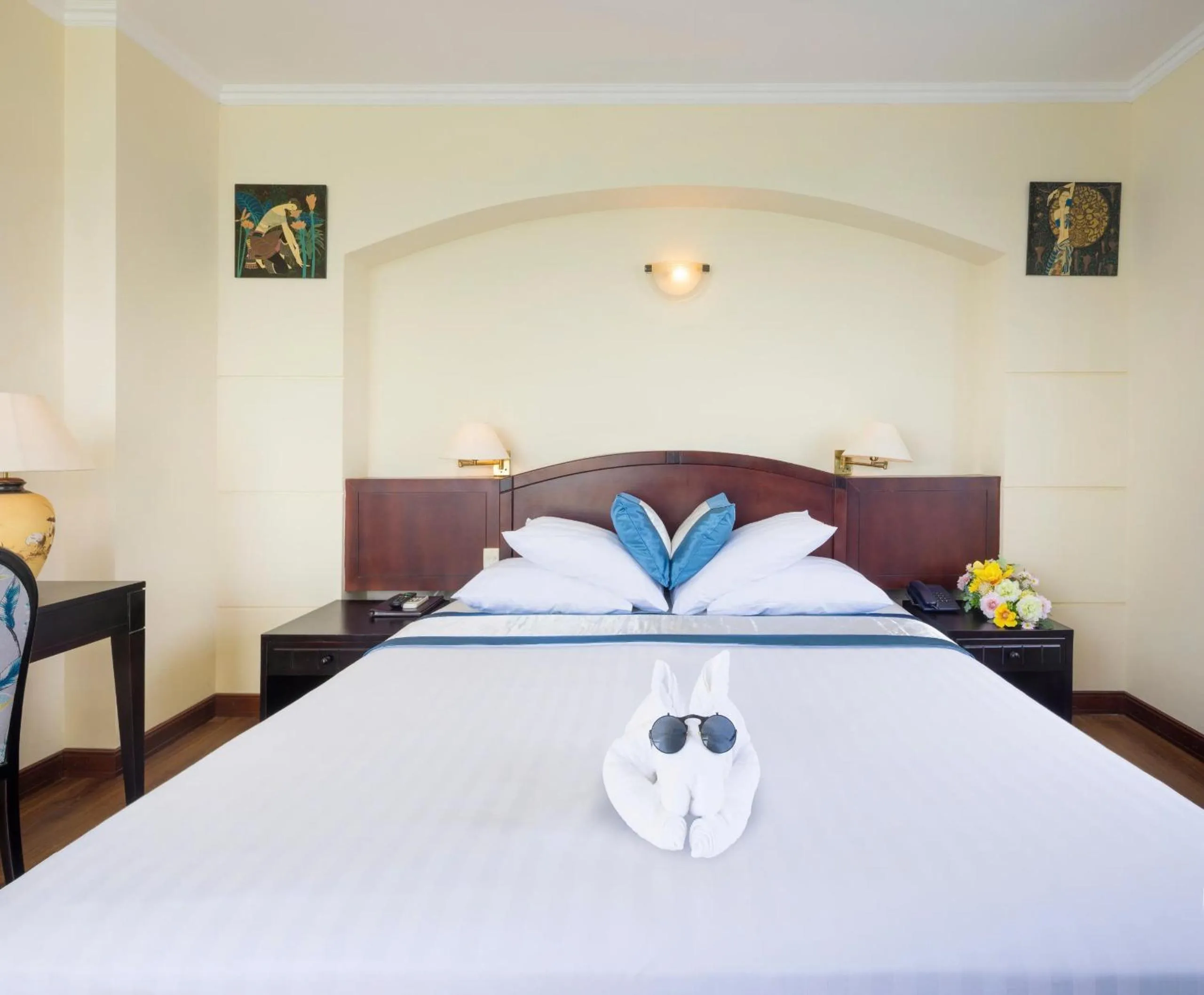 Bed in Nha Trang Lodge Hotel