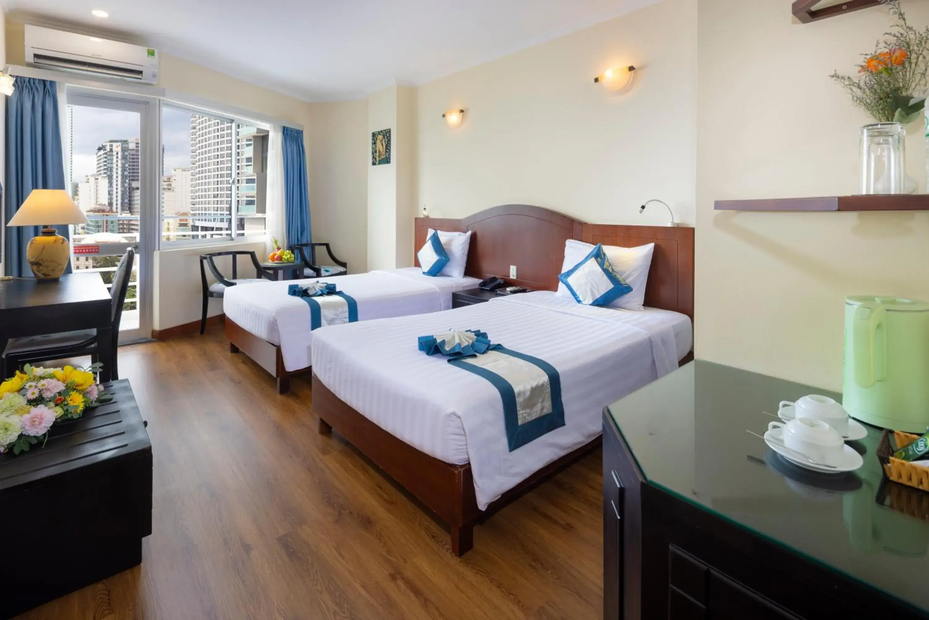 Superior Twin Room with Sea View in Nha Trang Lodge Hotel Superior Twin Room with Sea View in Nha Trang Lodge Hotel