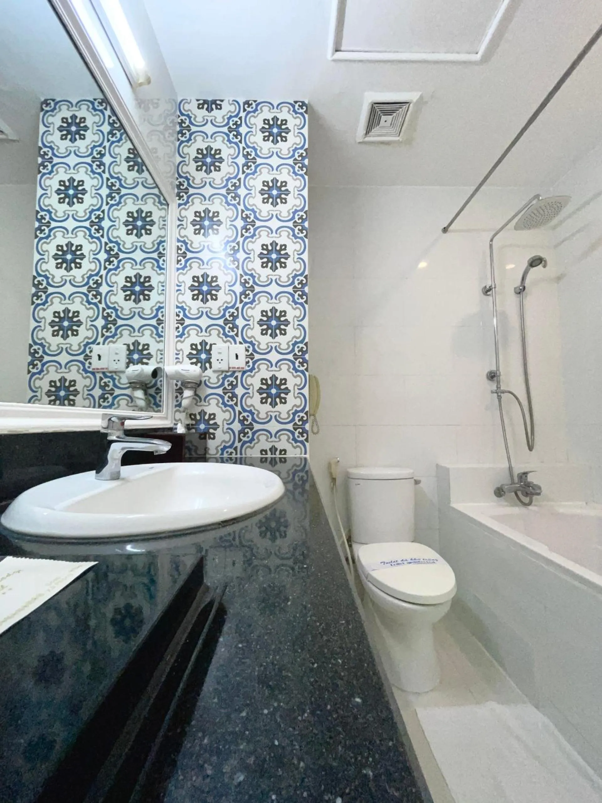 Toilet in Nha Trang Lodge Hotel