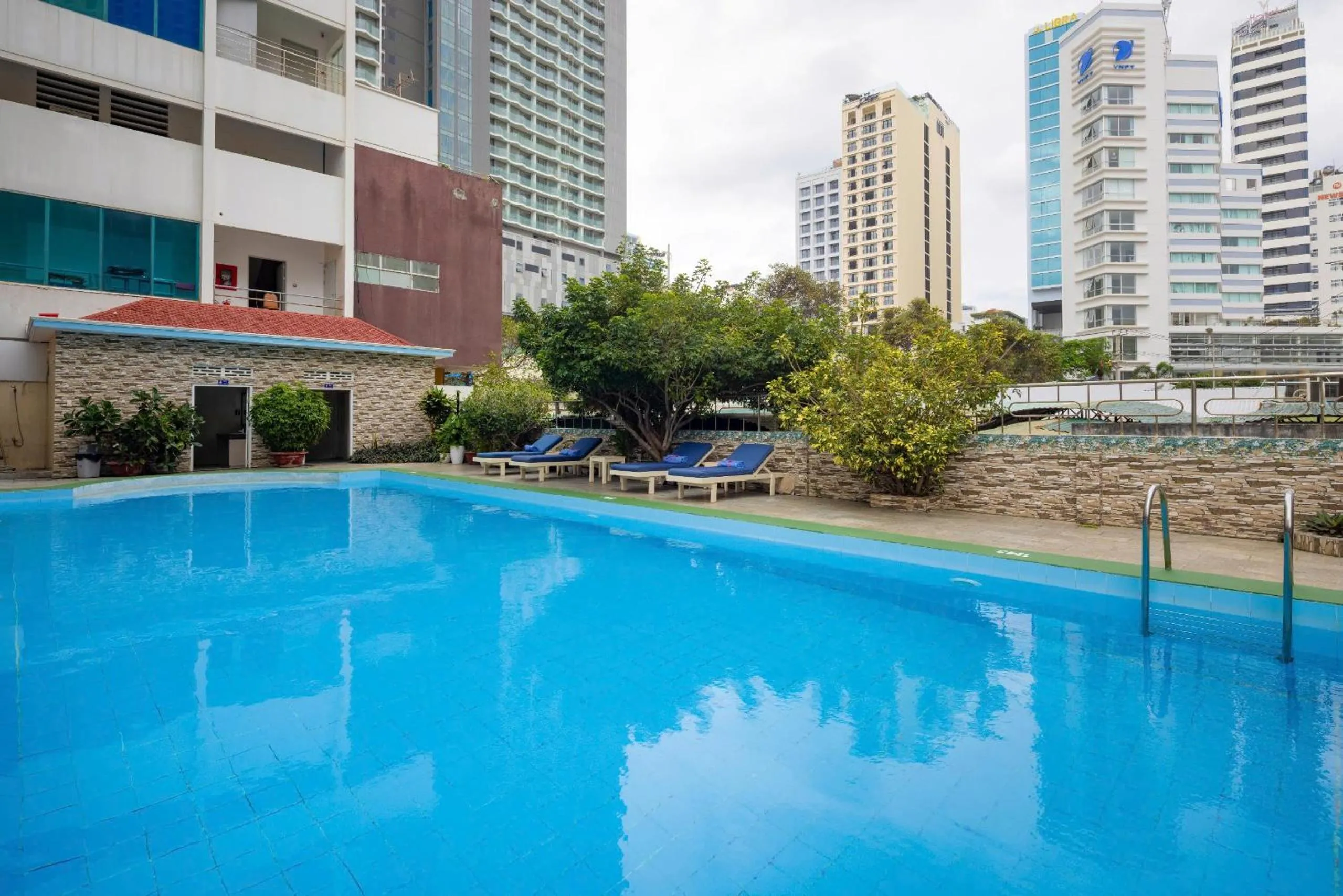 Swimming pool in Nha Trang Lodge Hotel