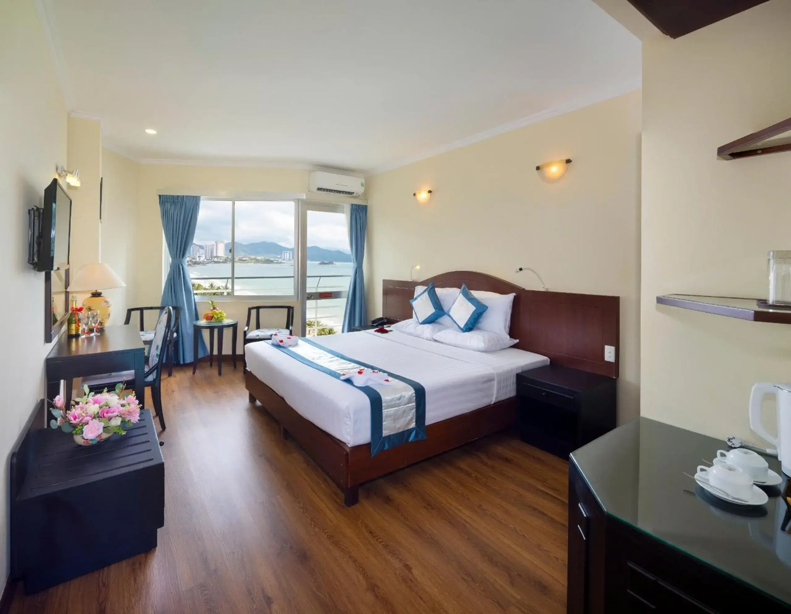 Superior Double Room in Nha Trang Lodge Hotel Superior Double Room in Nha Trang Lodge Hotel