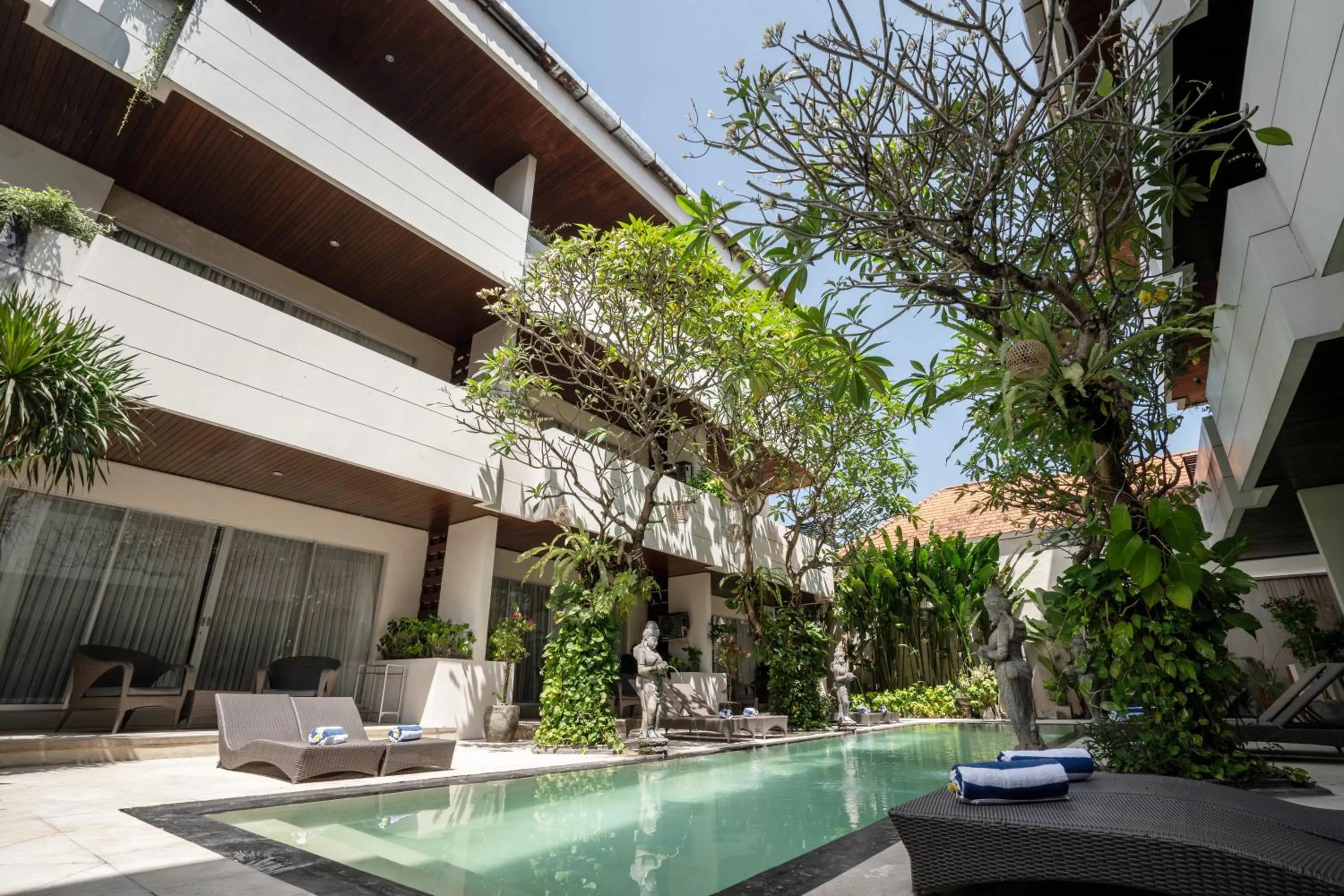 Property building in Swiss-Belcourt Sunset