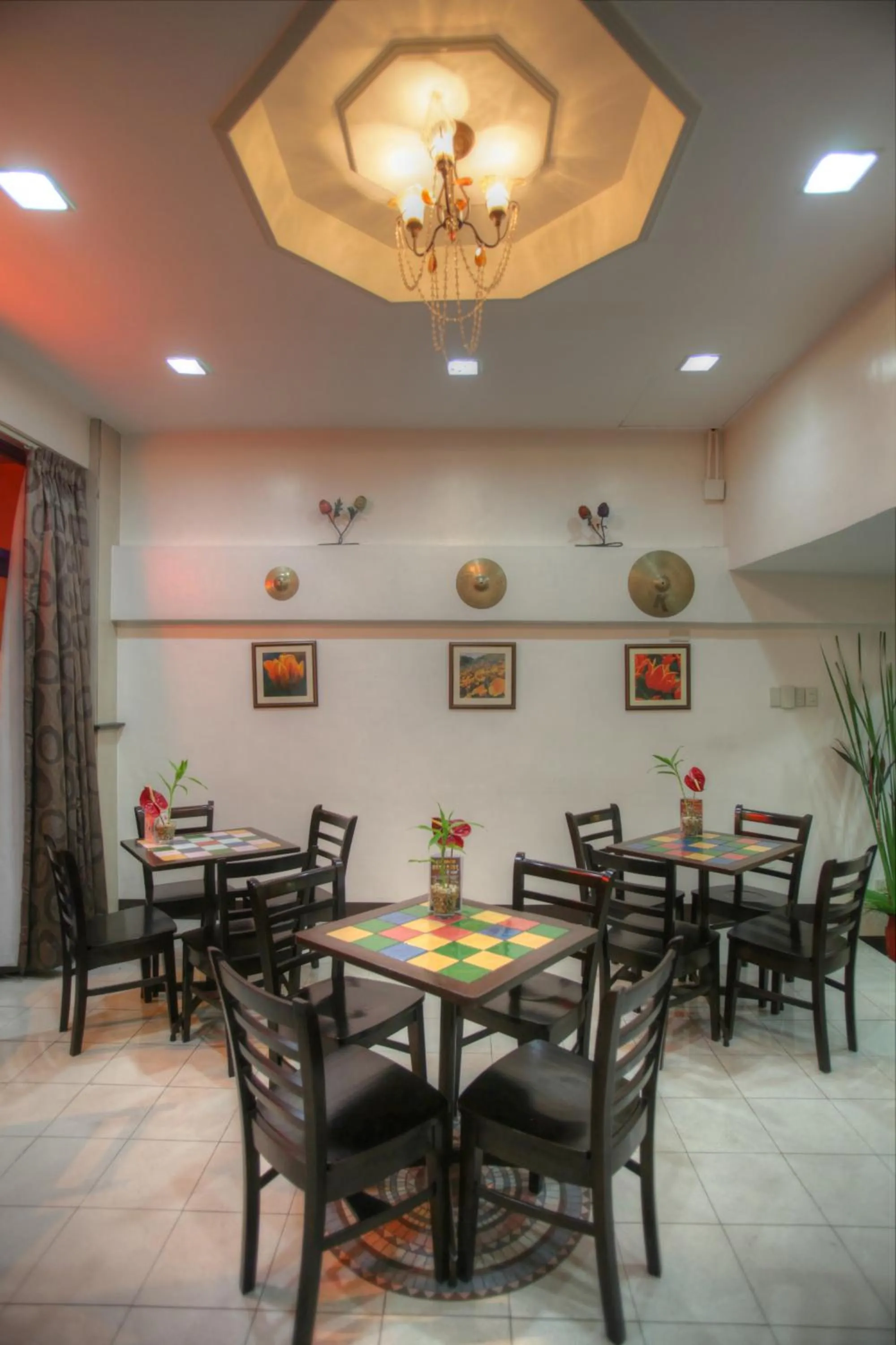 Restaurant/places to eat in Fersal Hotel - Manila