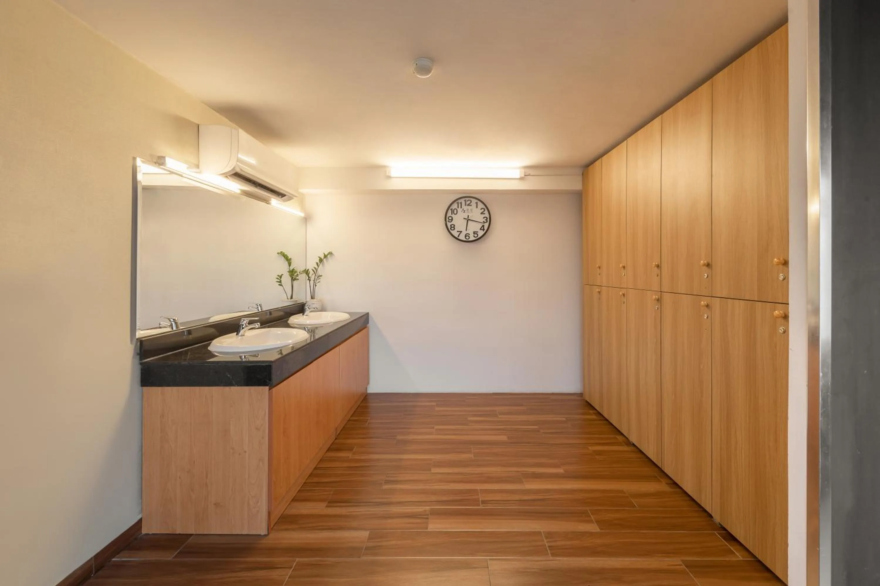 Azumaya Hotel Hai Ba Trung 1